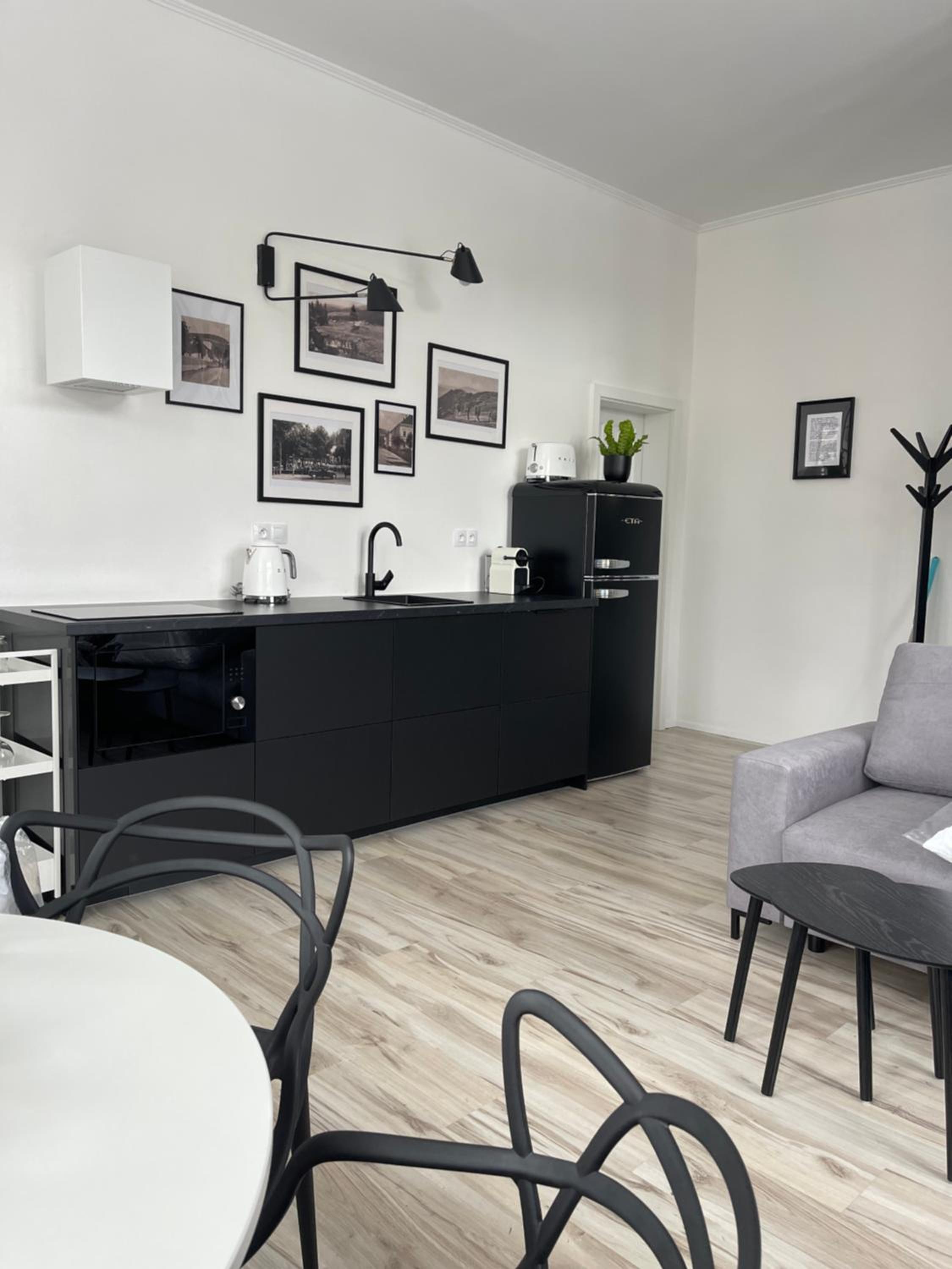 One-Bedroom Apartment photo 2