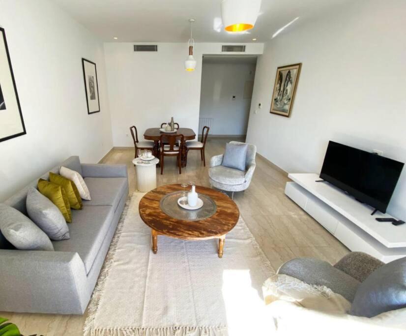 Two-Bedroom Apartment photo 2