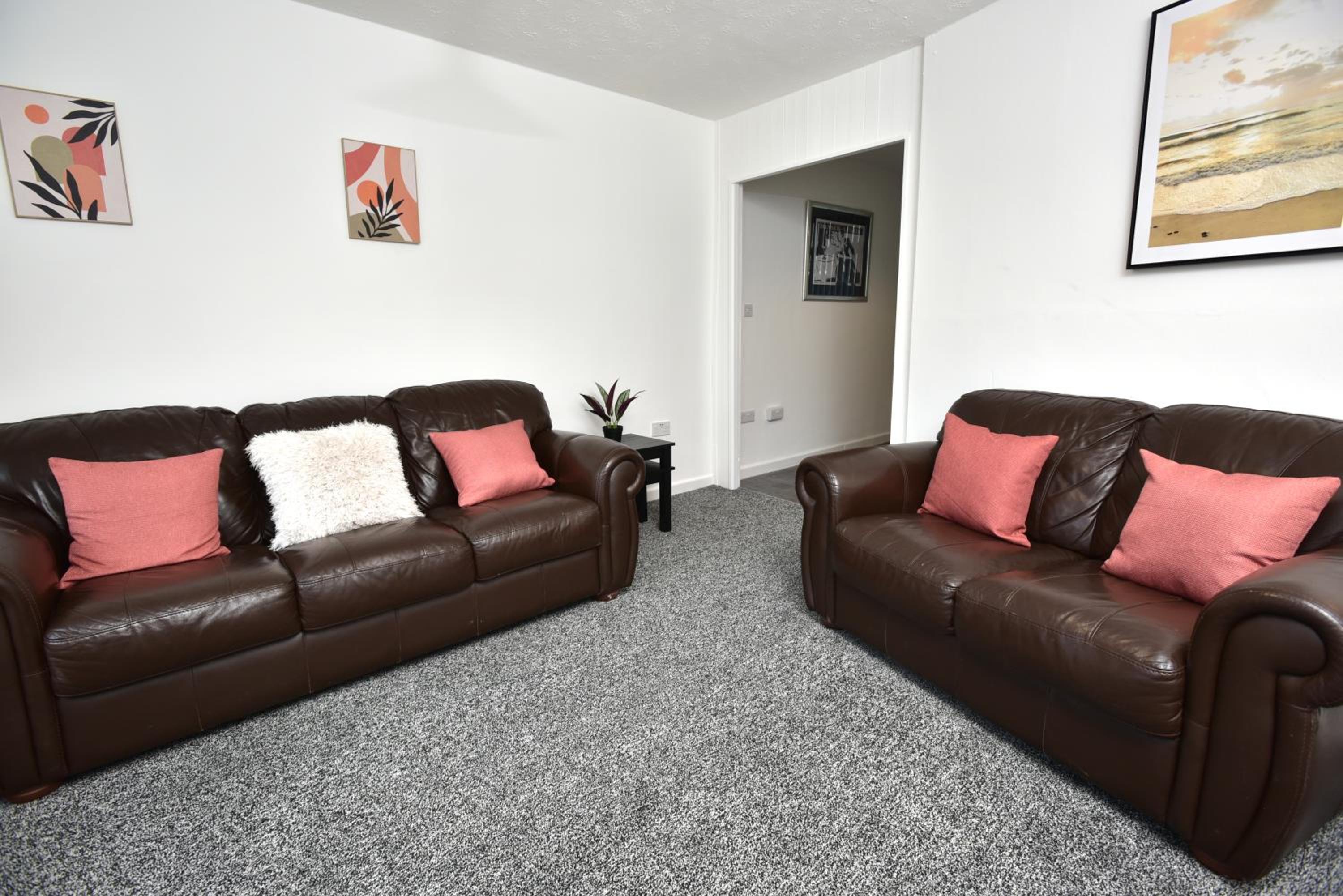Three-Bedroom Apartment photo 1