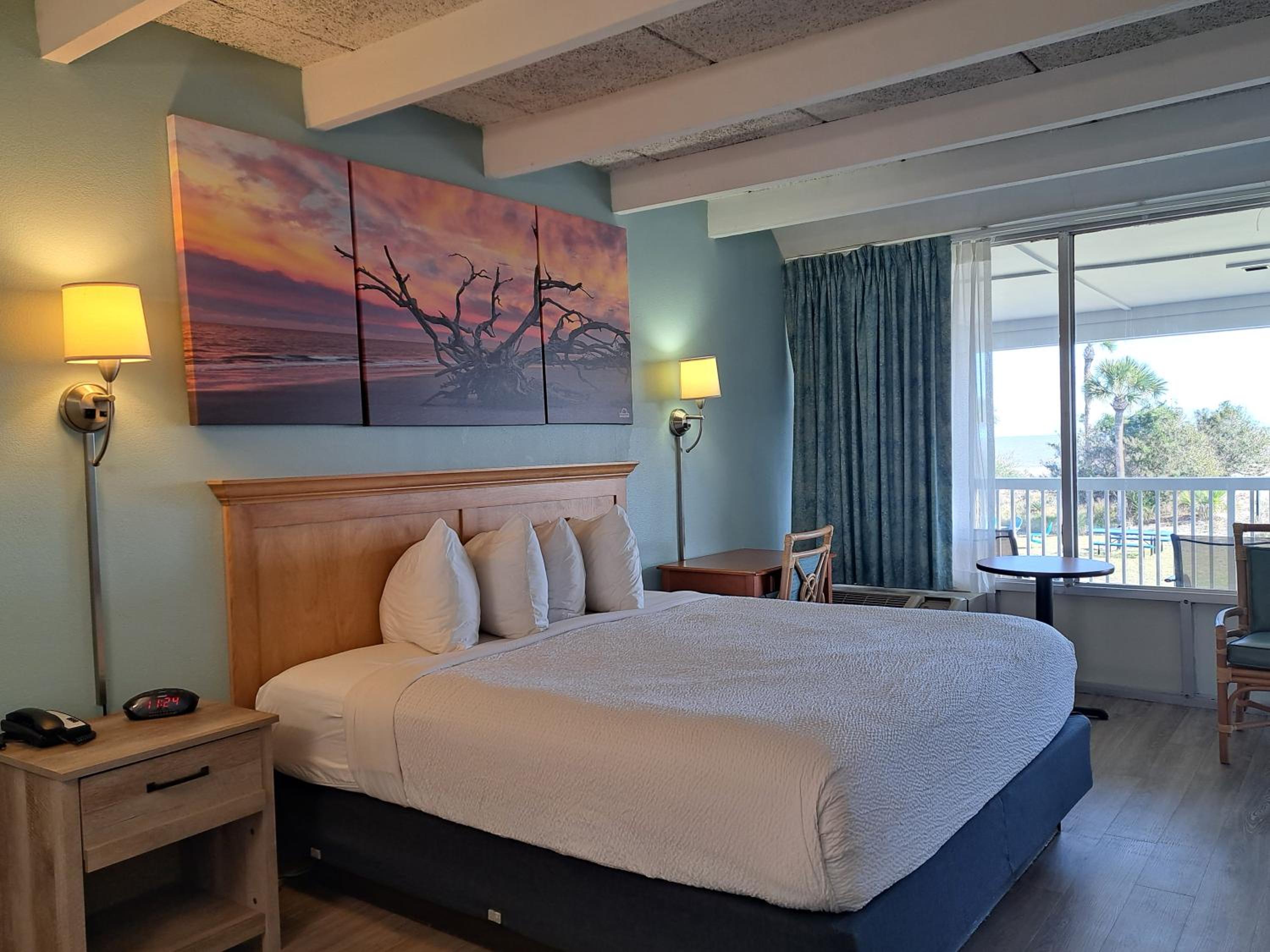 KING ROOM - OCEAN VIEW - Photo 2