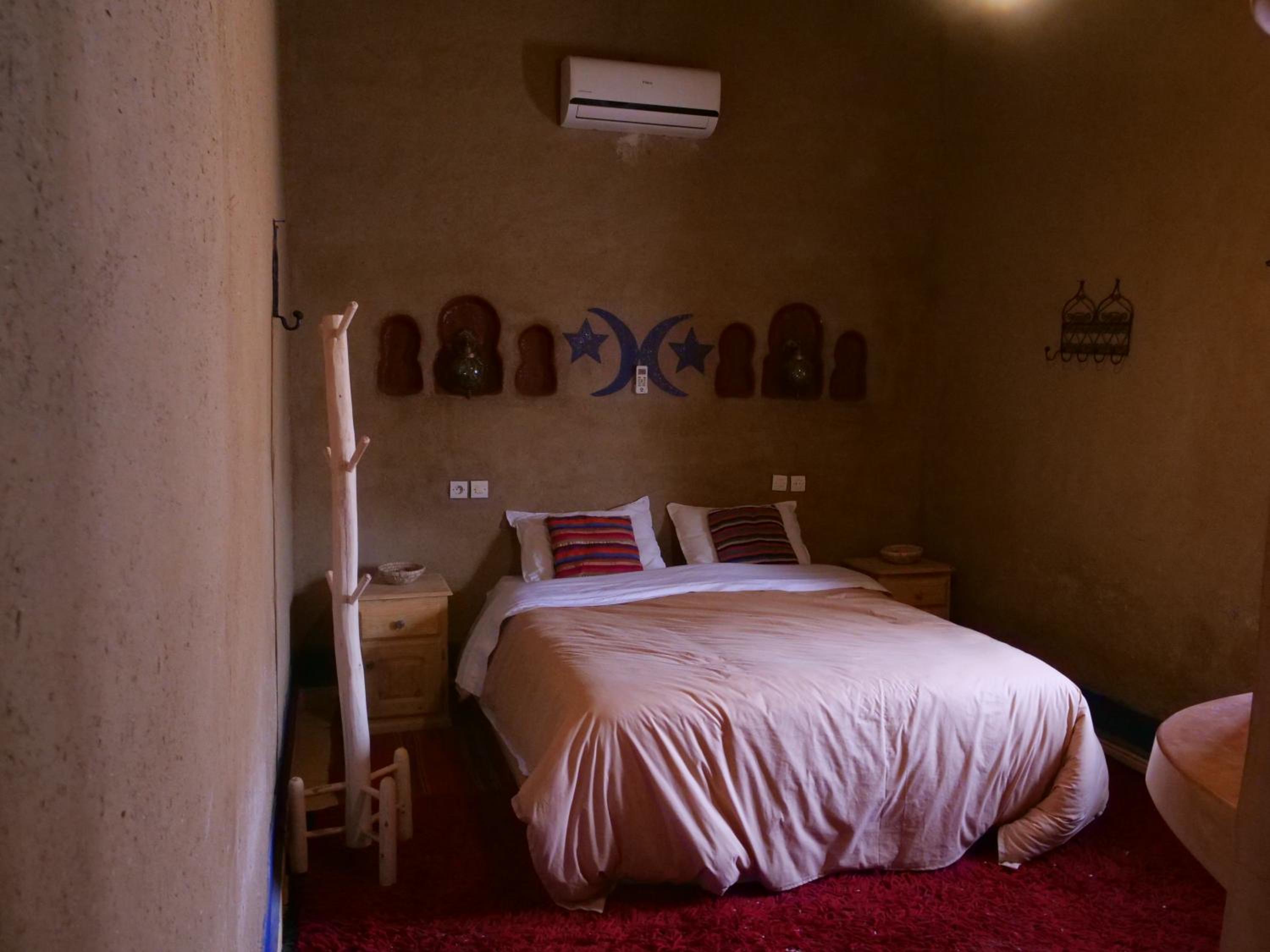 Standard Double Room - Photo 21