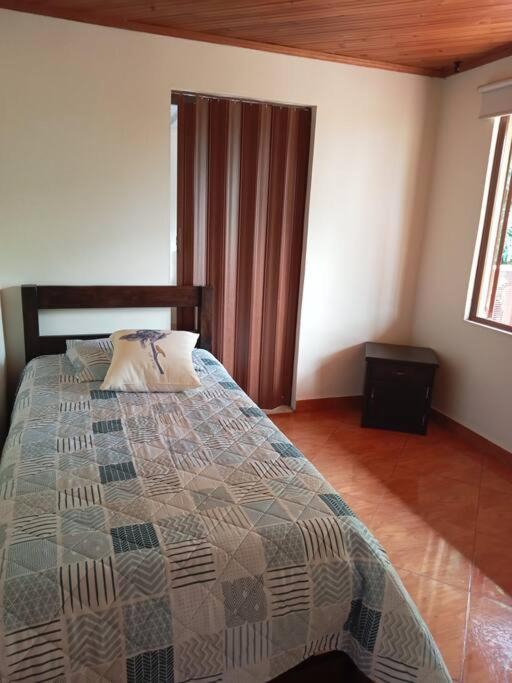 Five-Bedroom House photo 1