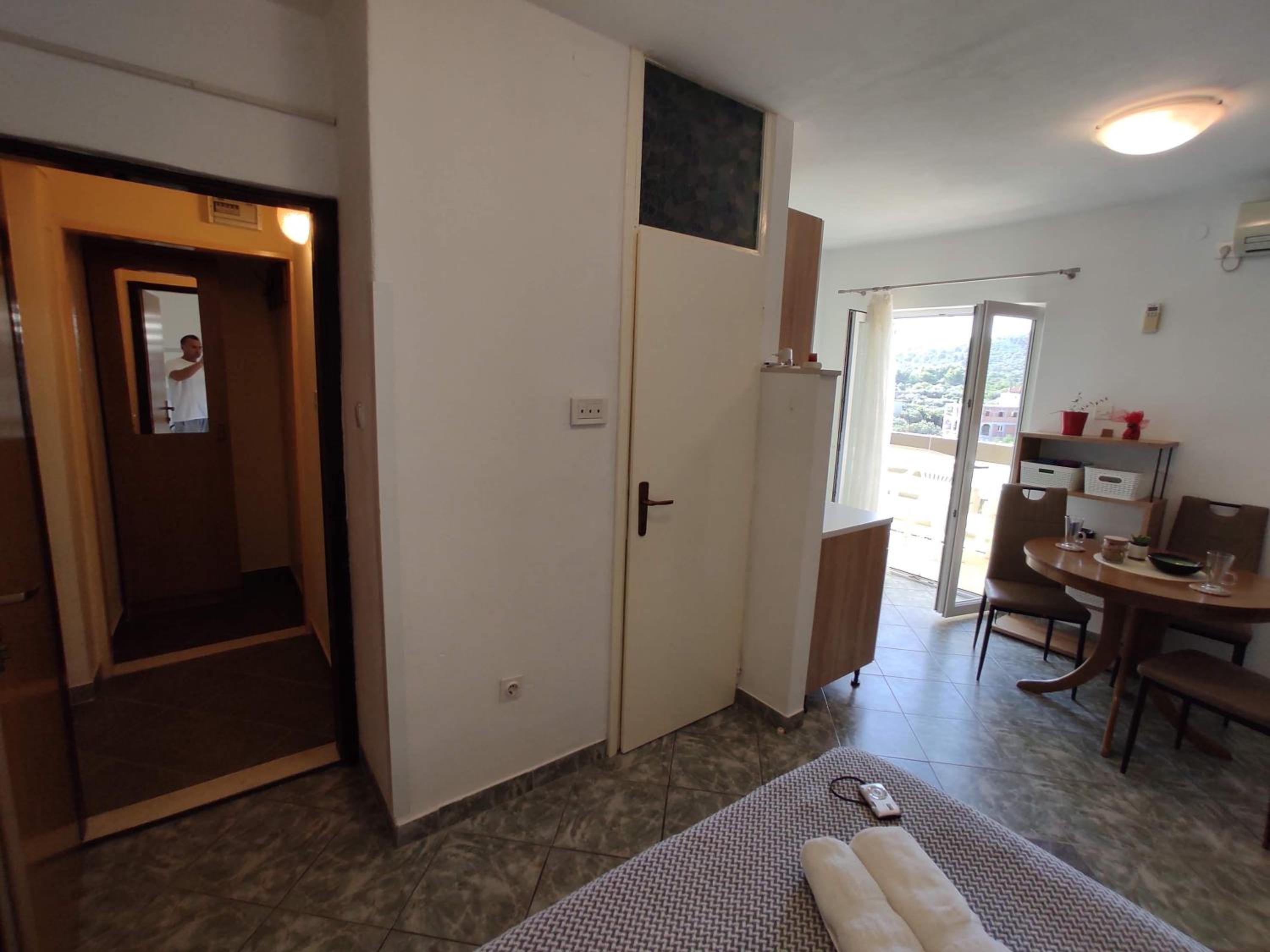Studio with Balcony photo 2