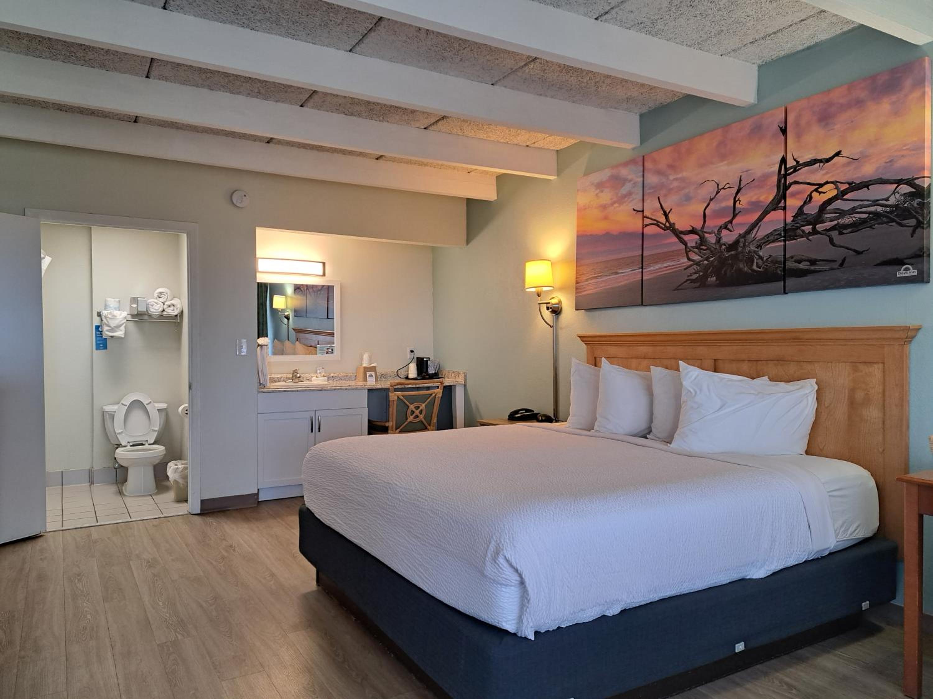 KING ROOM - OCEAN VIEW - Photo 6