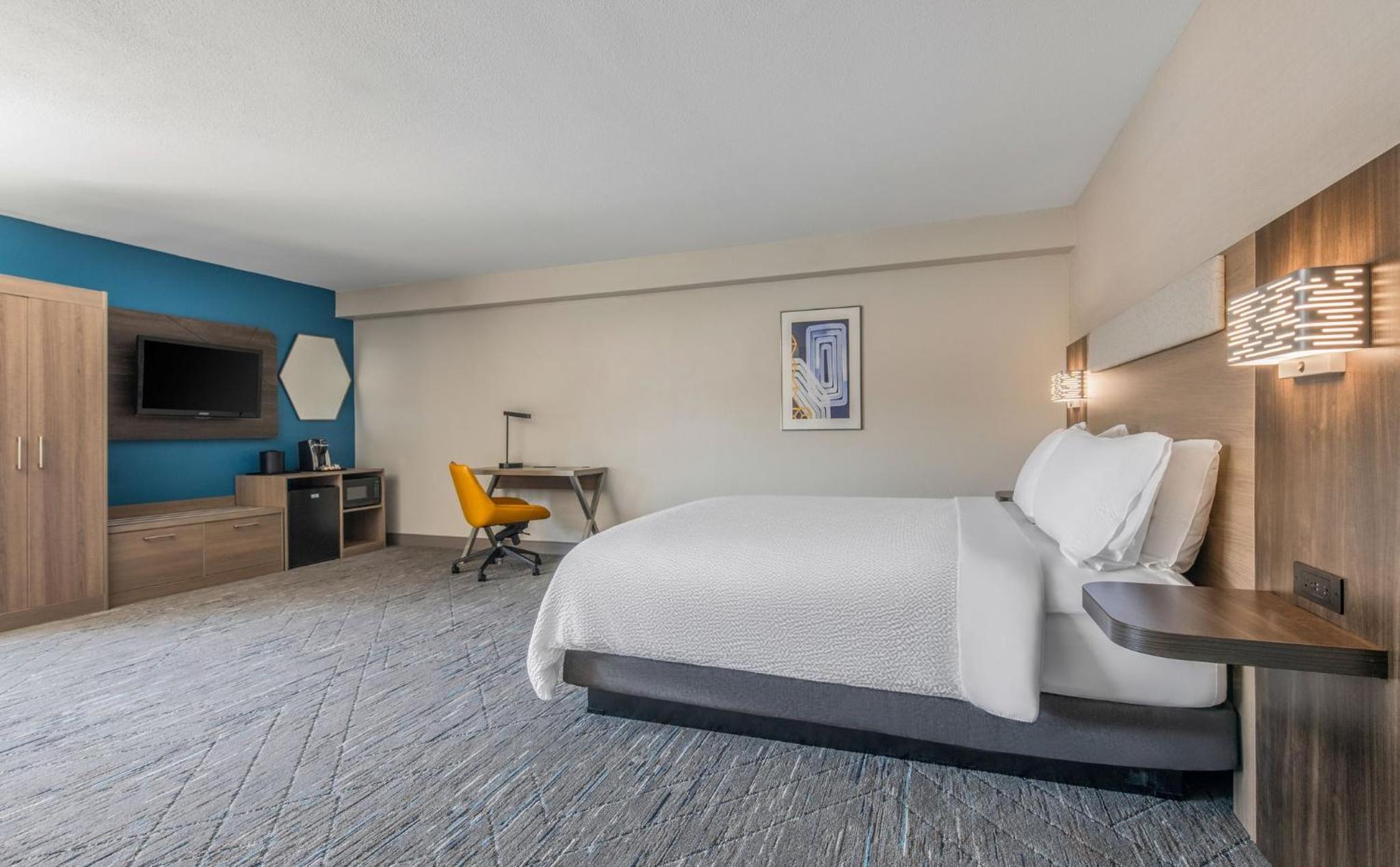 Standard King Room - Photo 4