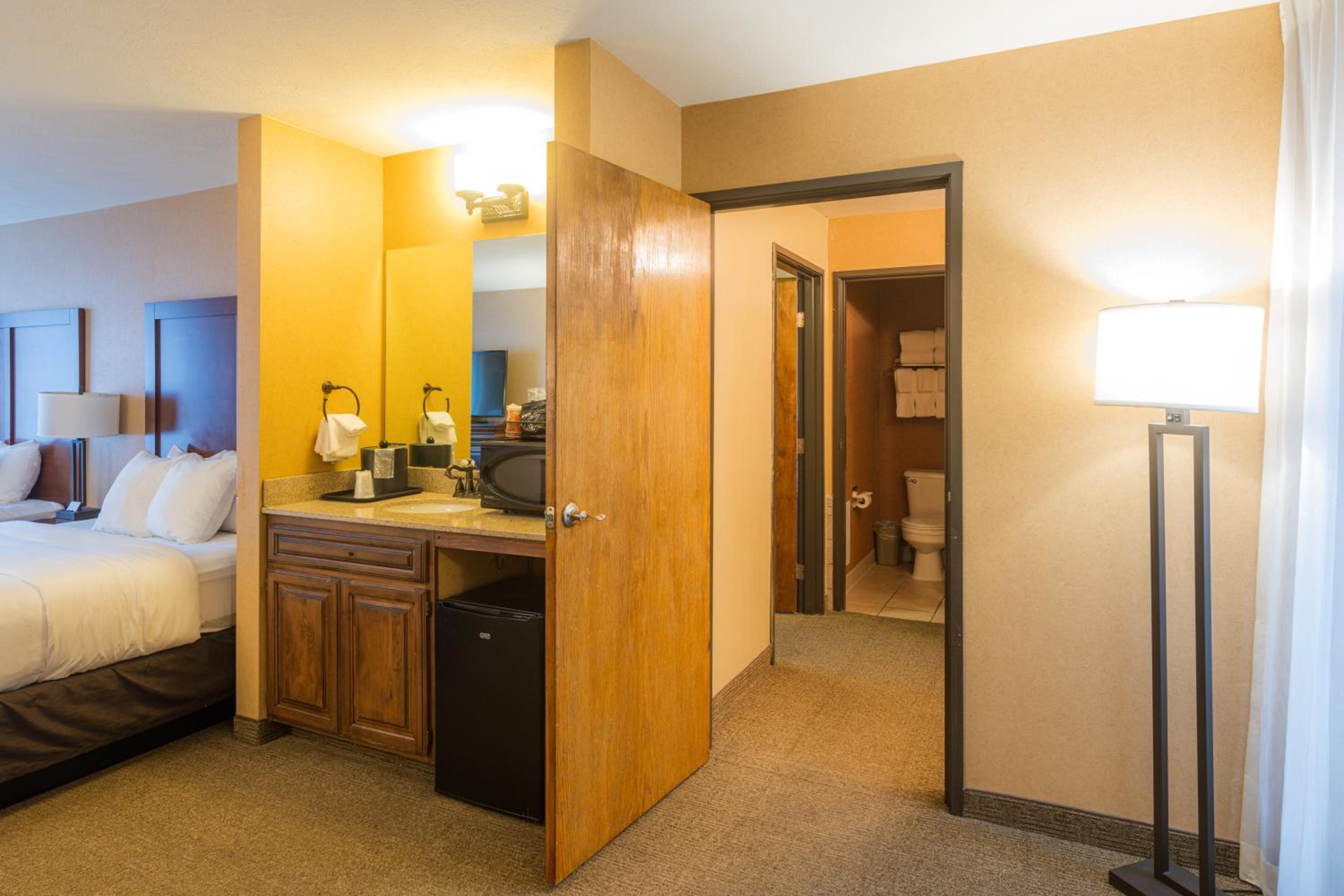Superior Family Suite - Non Smoking photo 2
