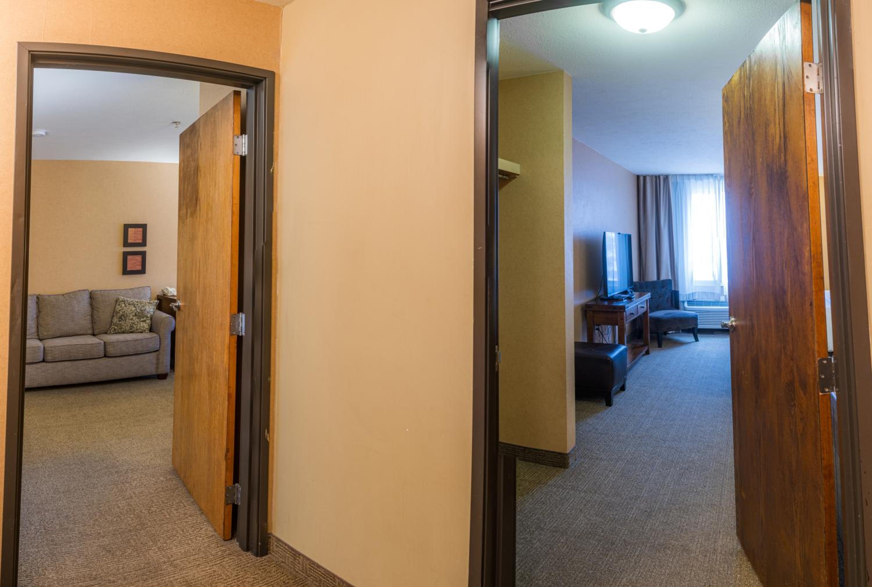 Superior Family Suite - Non Smoking photo 3