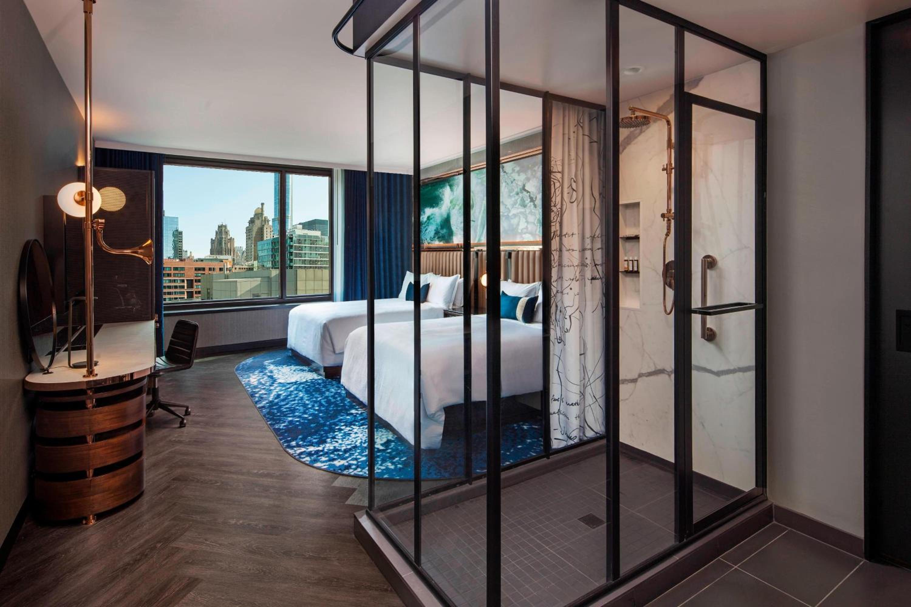 Queen Room with Two Queen Beds and Adapted Tub - Mobility Accessible