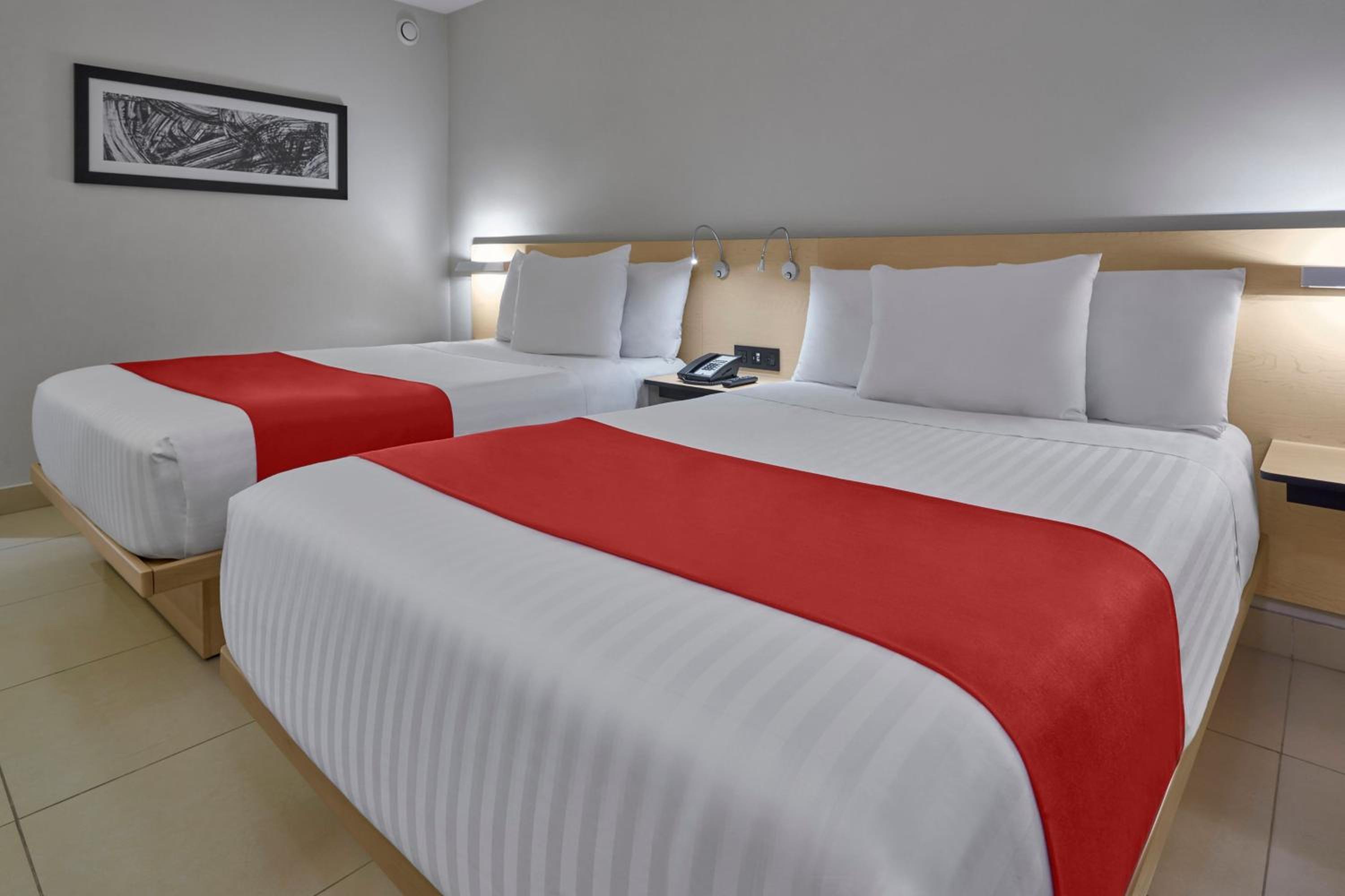 Double Room with Two Double Beds photo 3