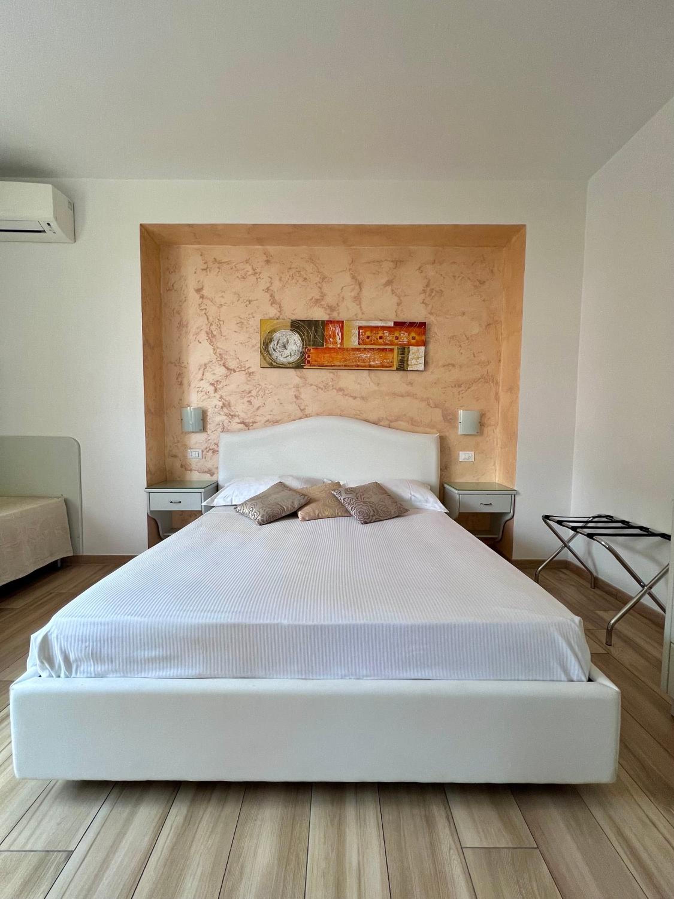 Deluxe Double Room photo 3