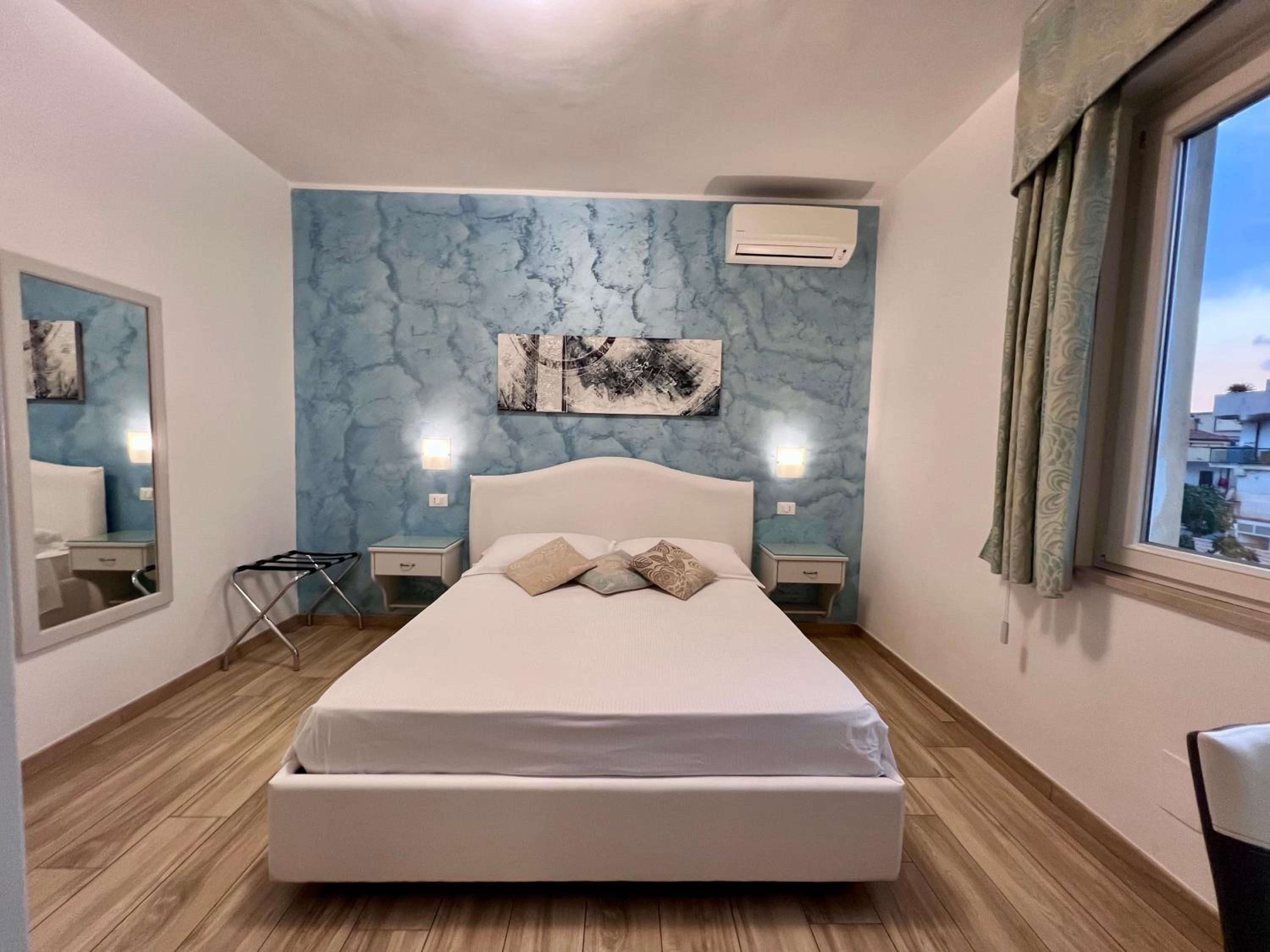 Deluxe Double Room photo 2