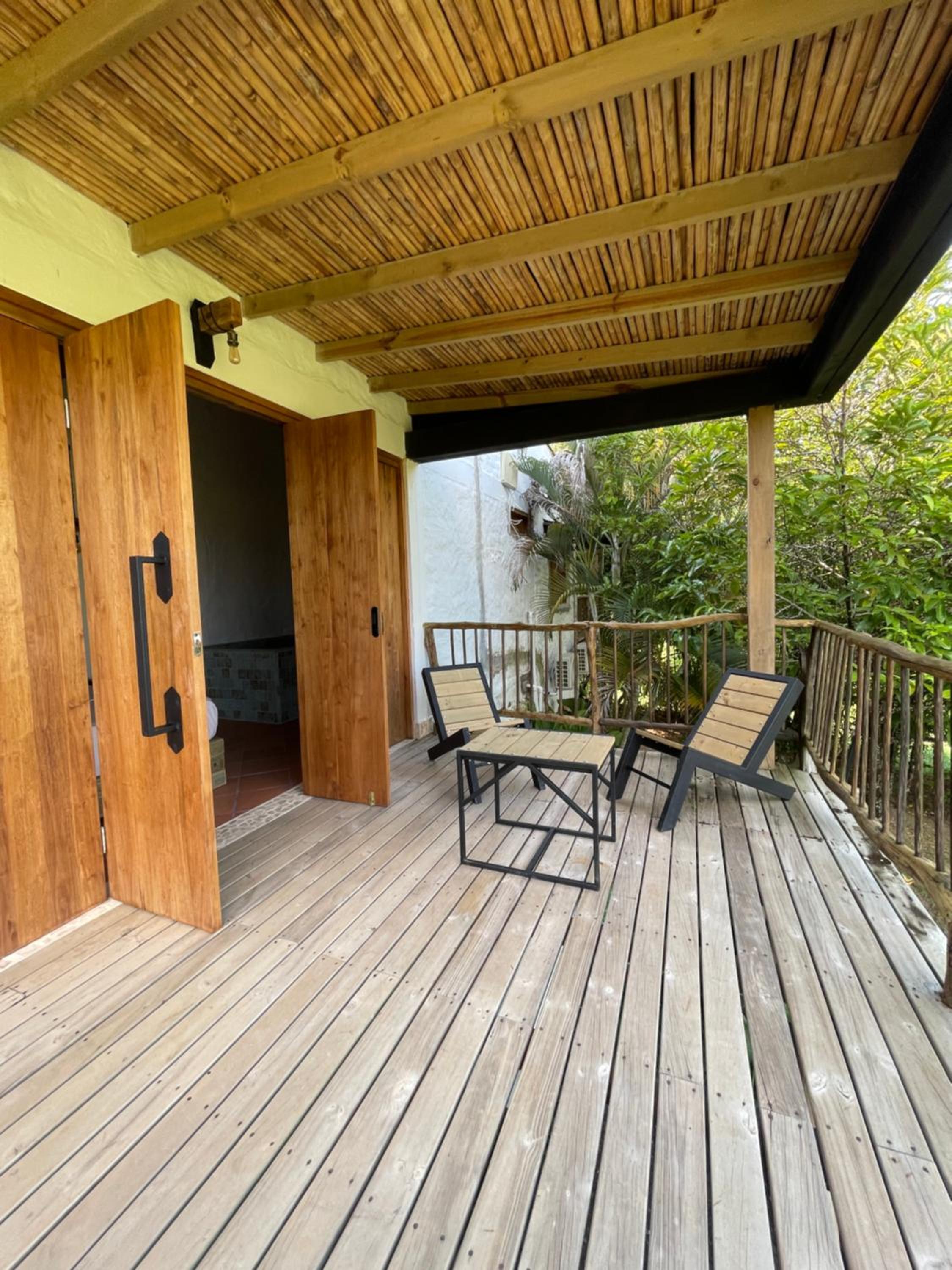Suite with Hot Tub photo 2