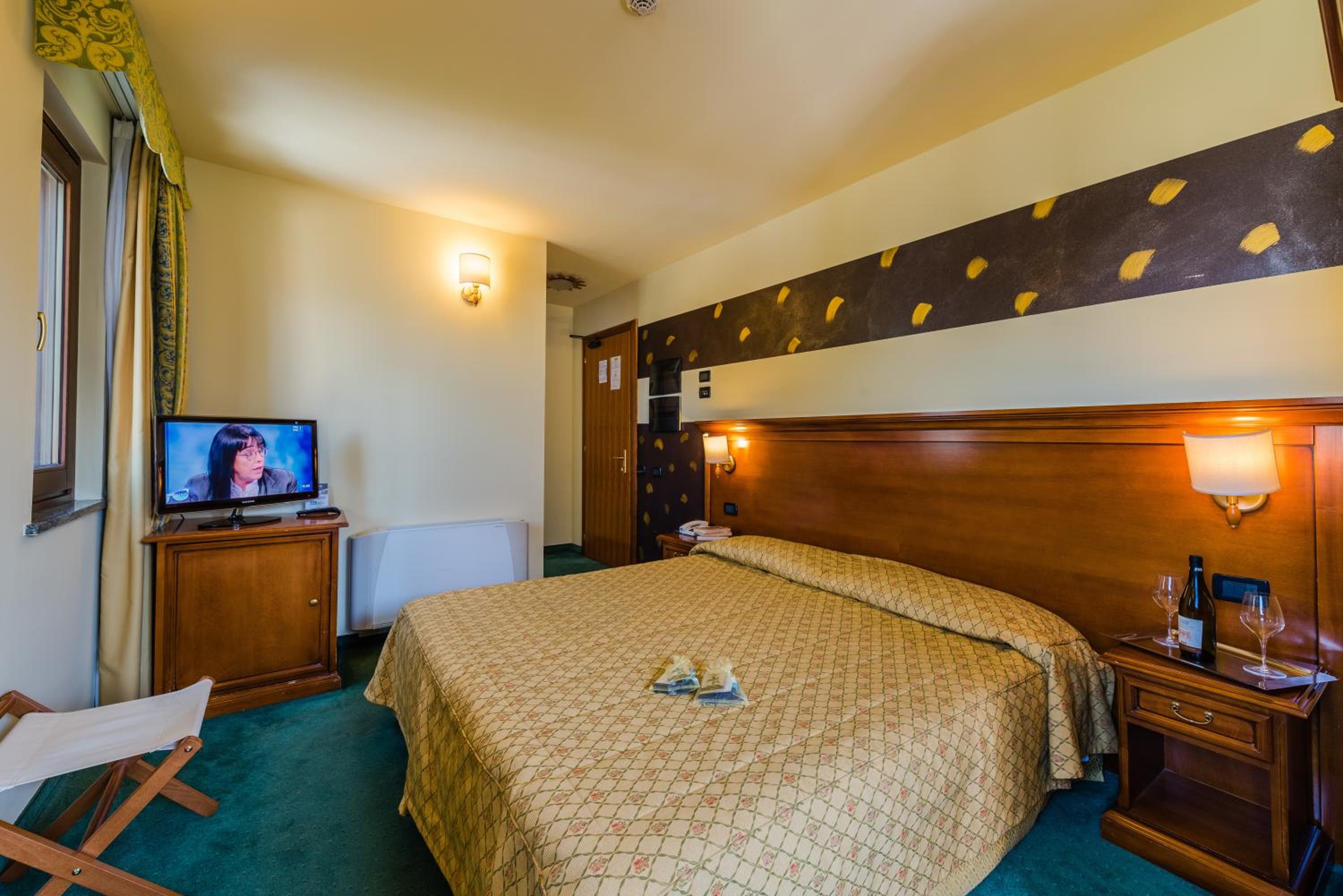 Double Room - Photo 2