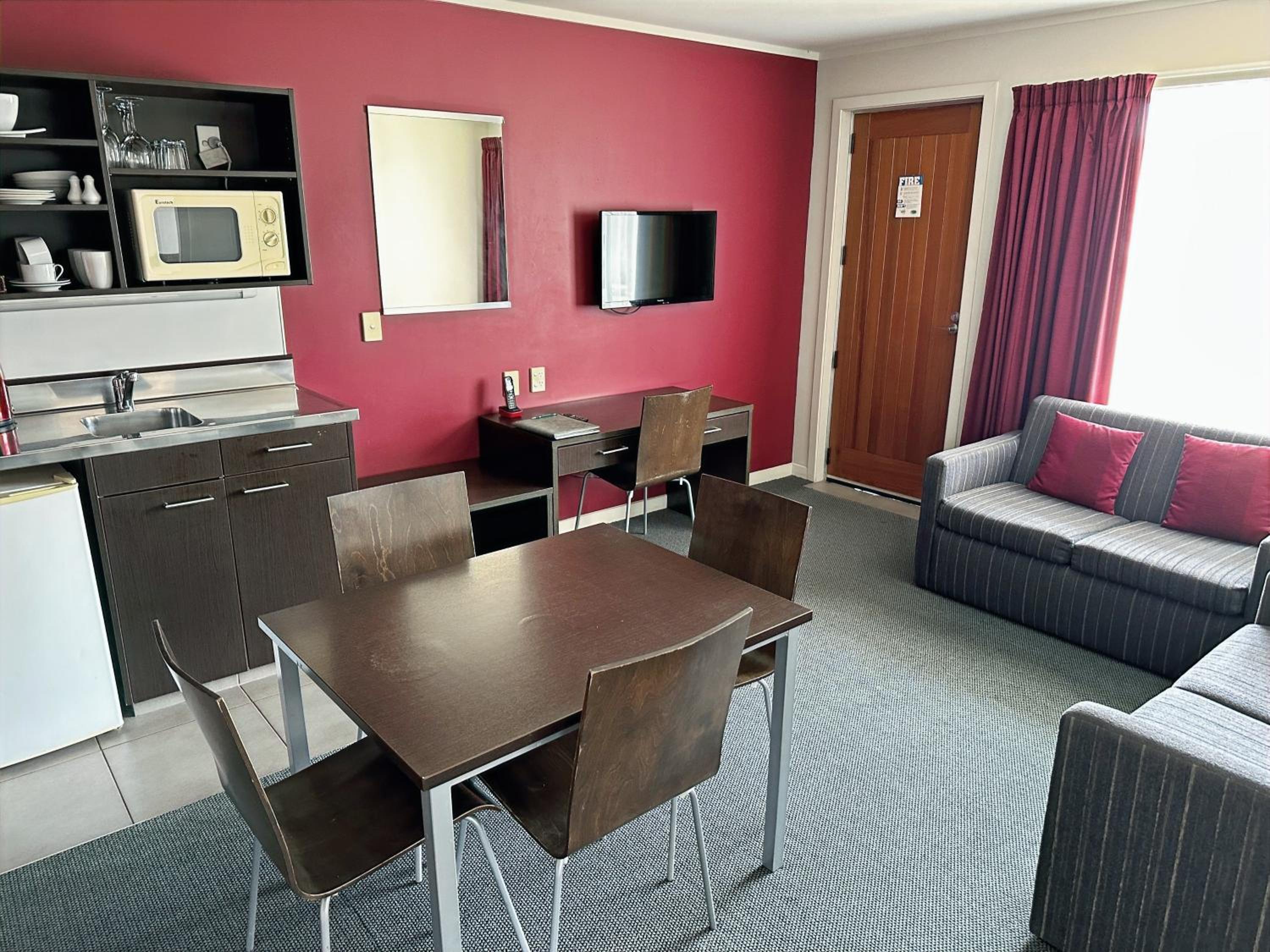 Two-Bedroom Apartment - Photo 4