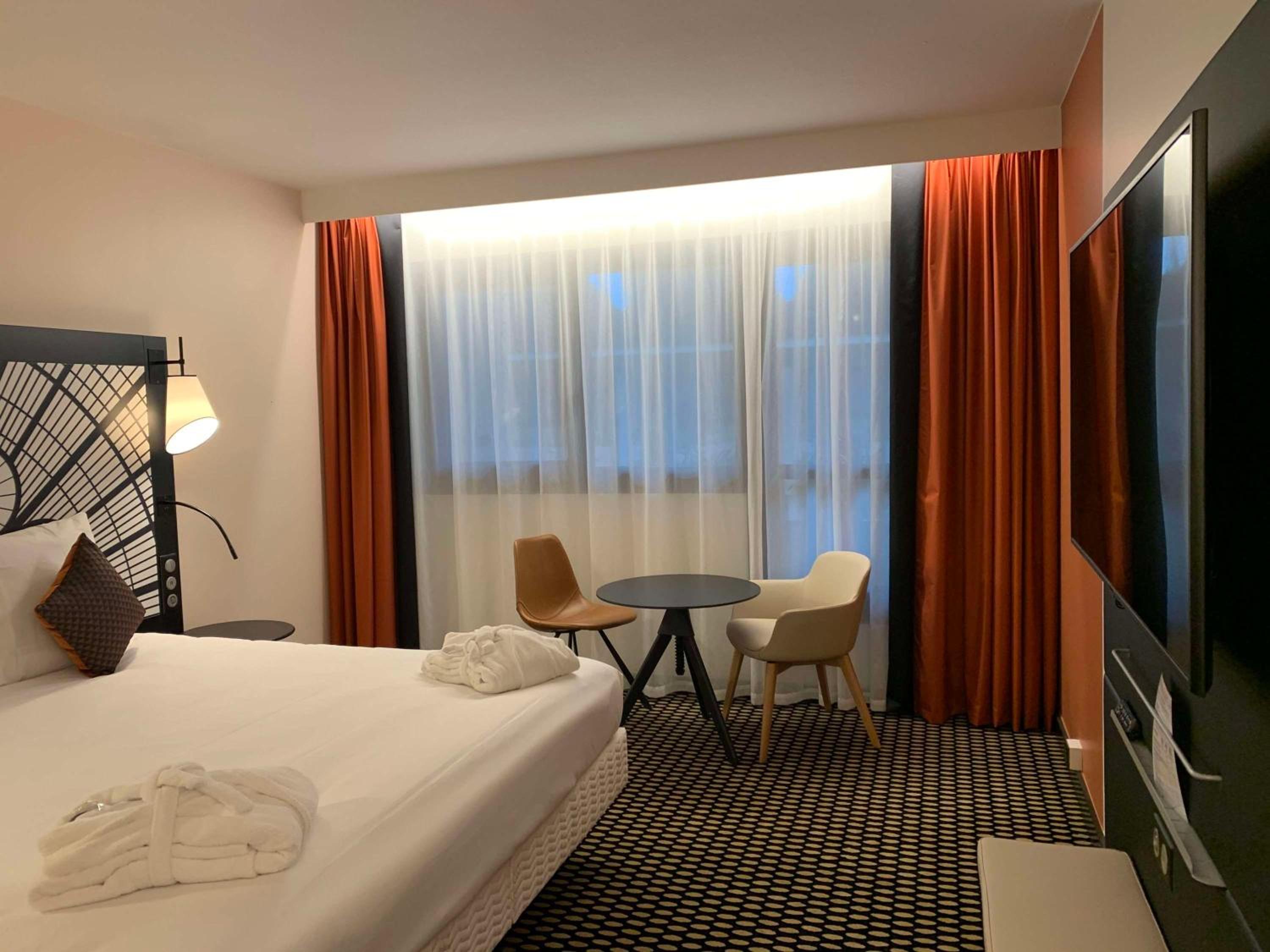 Privilege Room with 1 King-Size bed - High floor photo 2