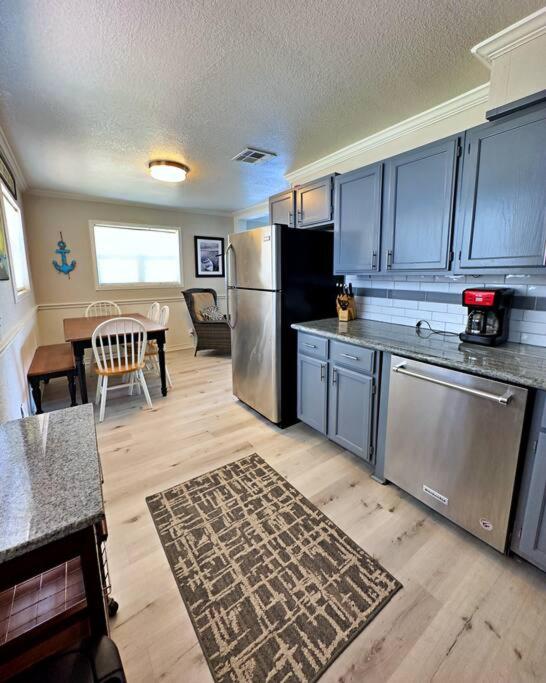 Two-Bedroom House photo 3