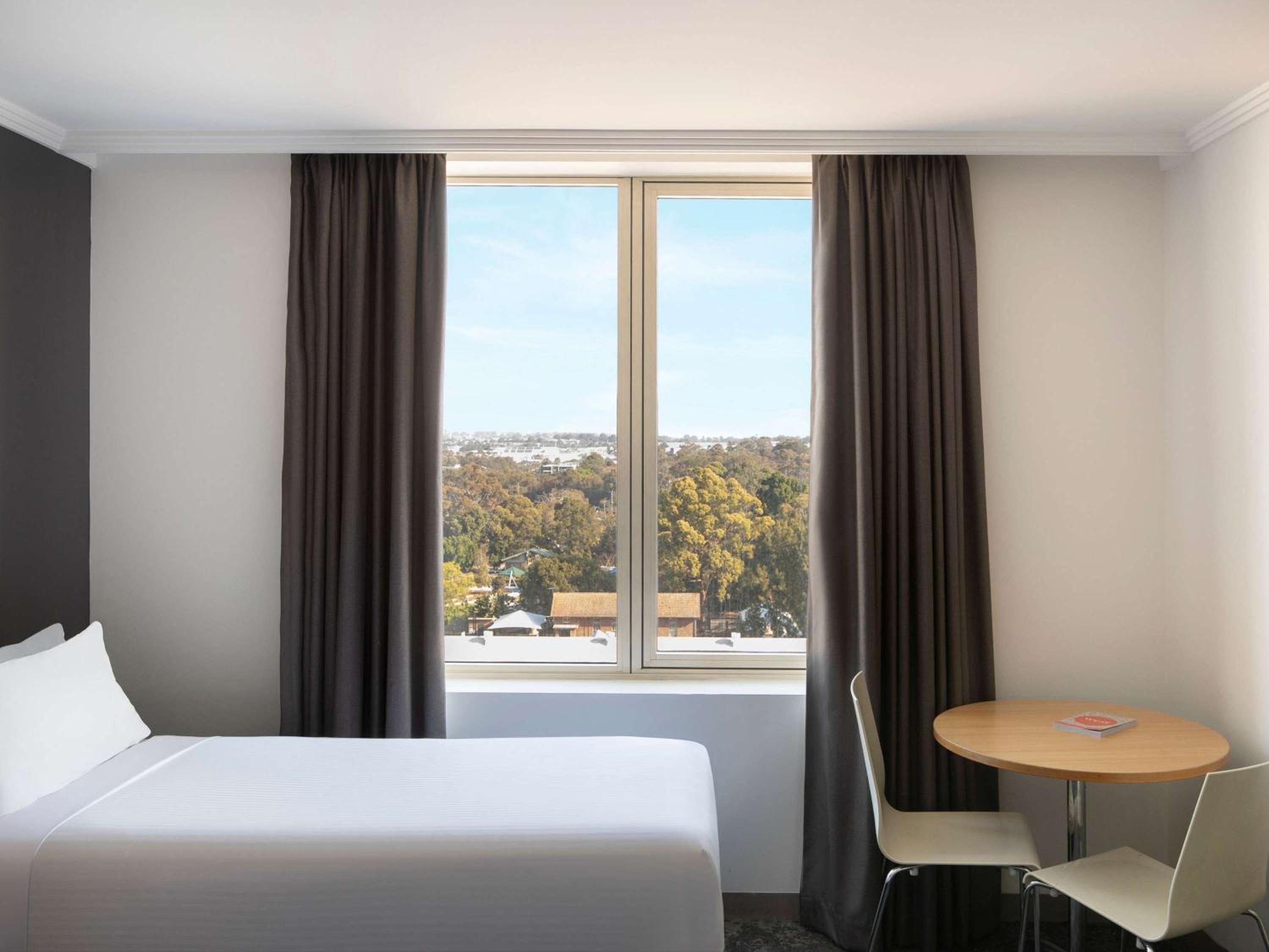 Standard Twin Room - Photo 8