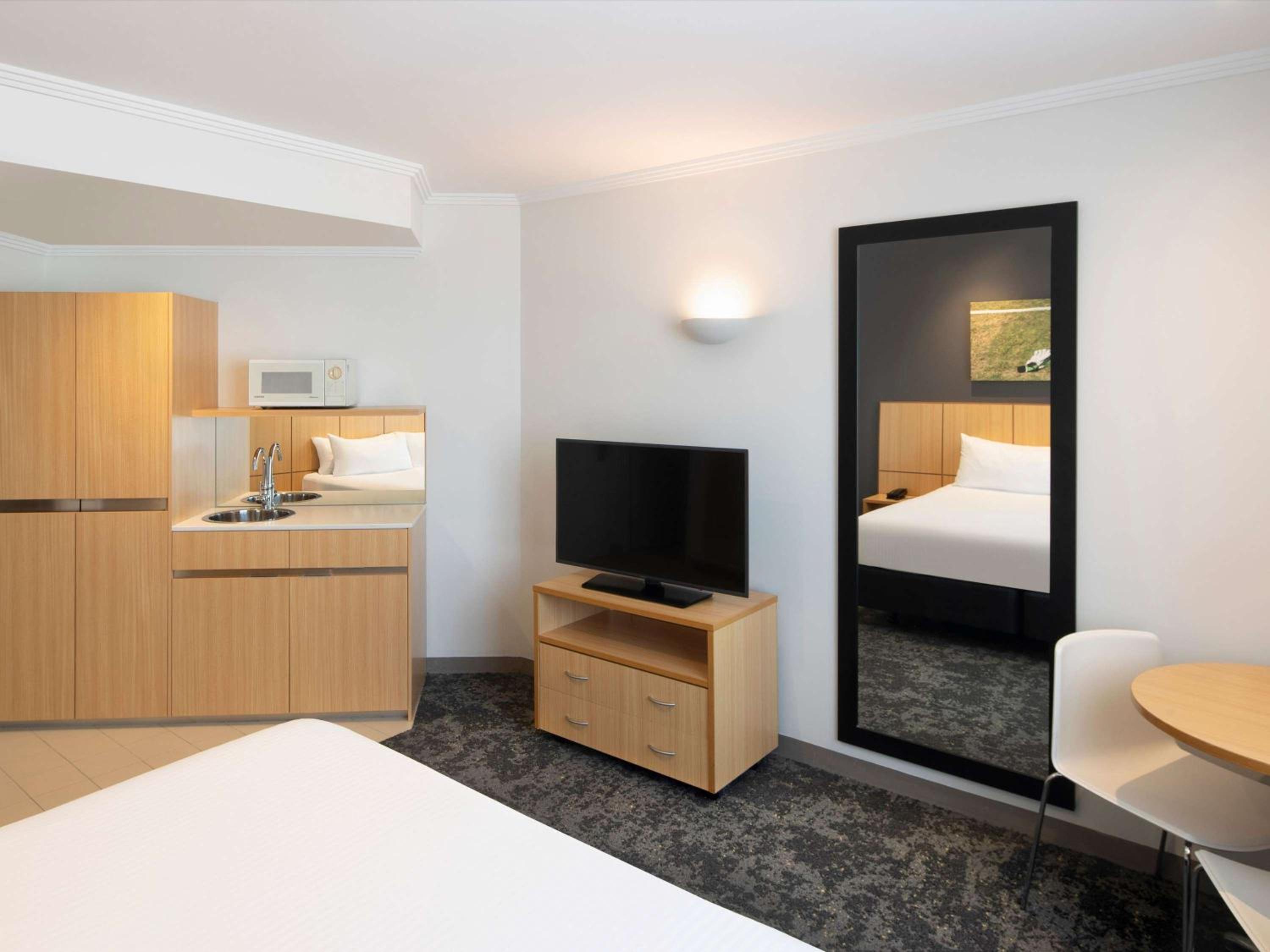 Standard Queen Room - Photo 4