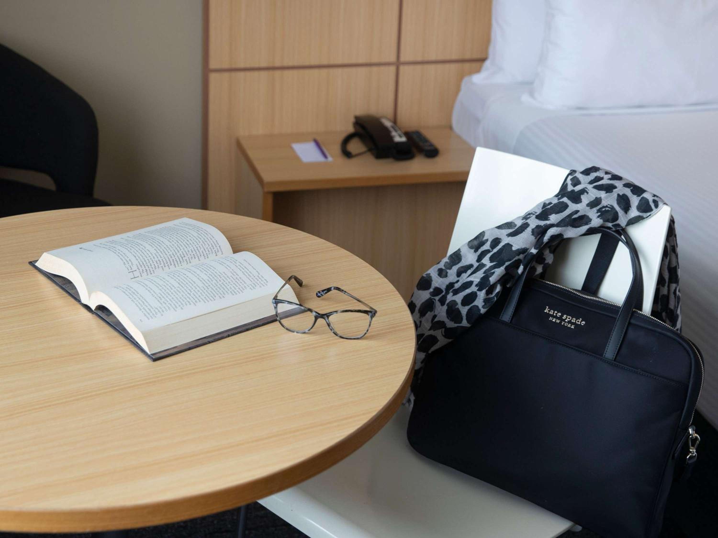 Standard Twin Room - Photo 7