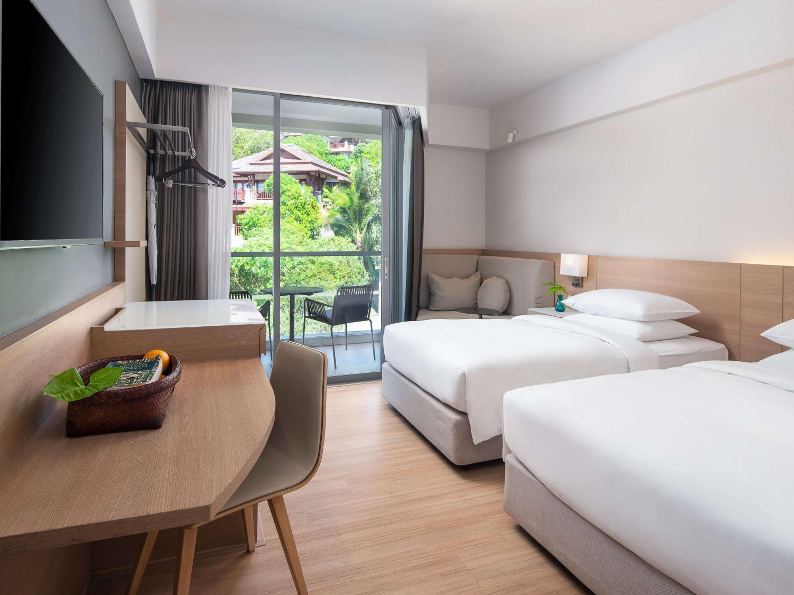 Classic Twin Room with Balcony