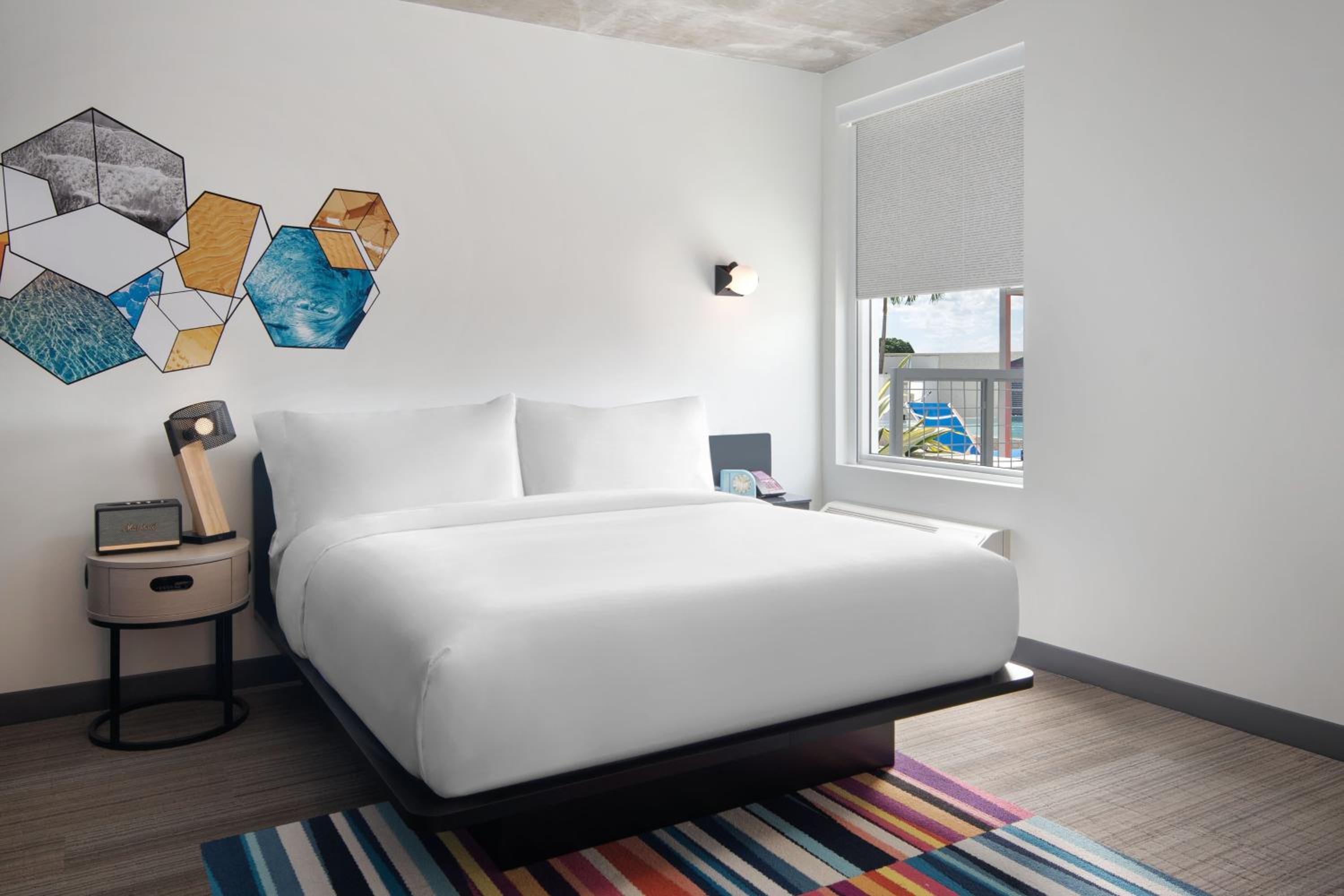 Suite, 1 Kingsize-Bett, Poolblick