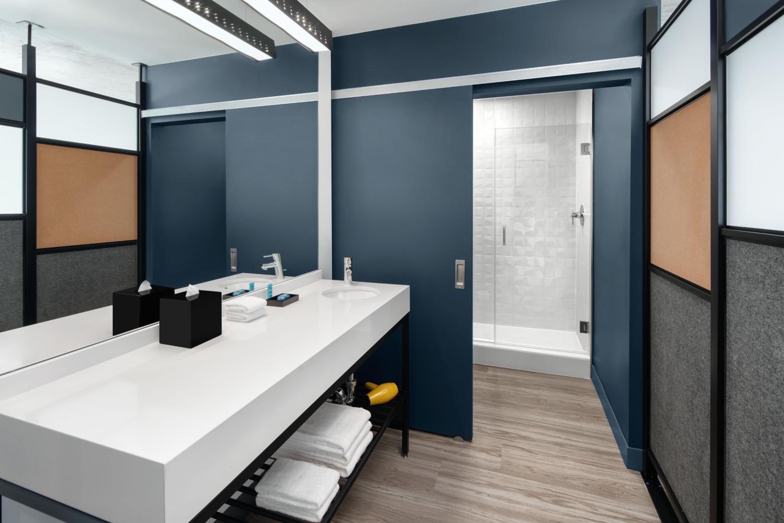Aloft King Room with City View and Roll-In Shower - Mobility/Hearing Accessible photo 2