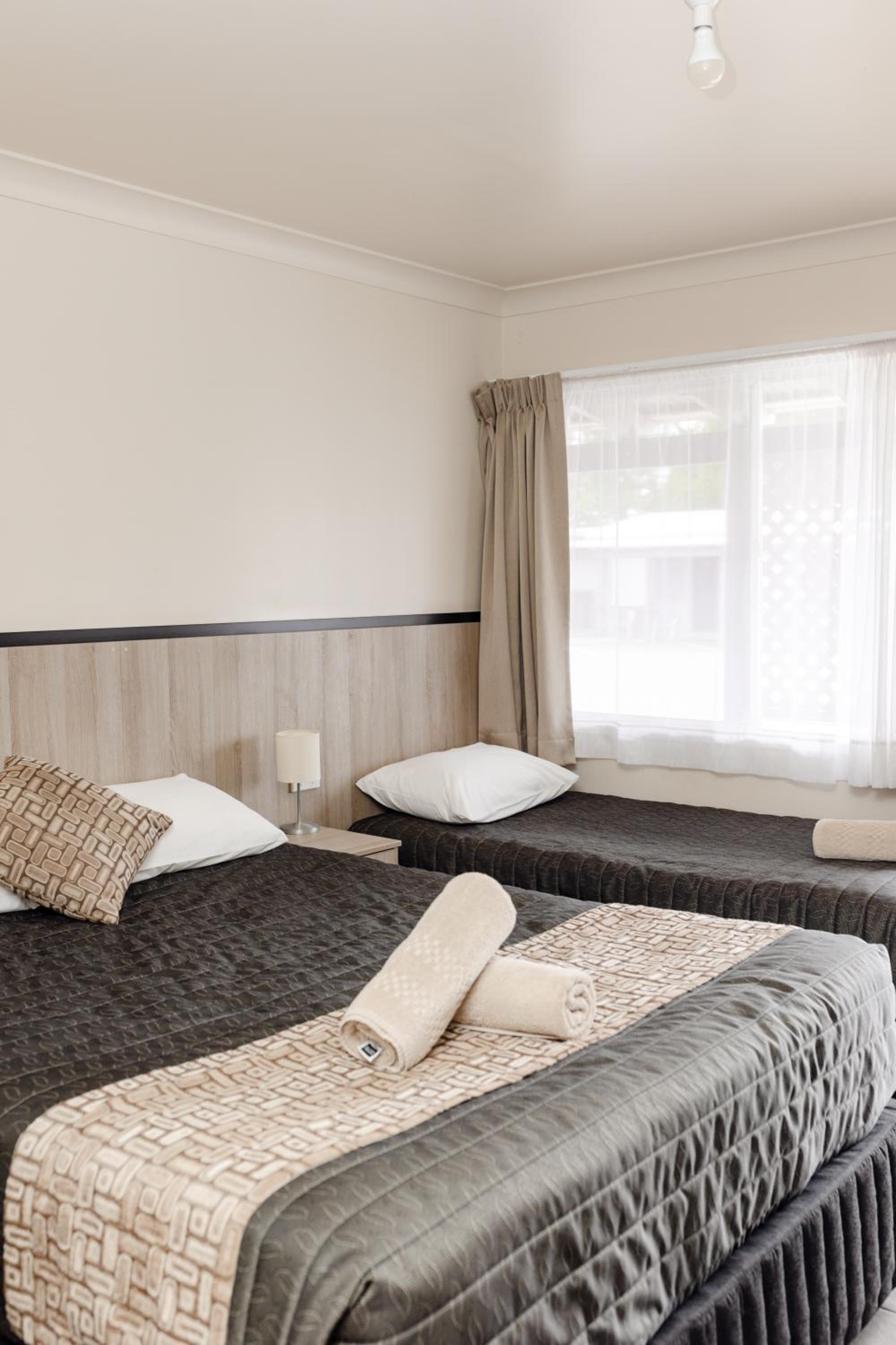 Standard Double or Twin Room - Photo 9