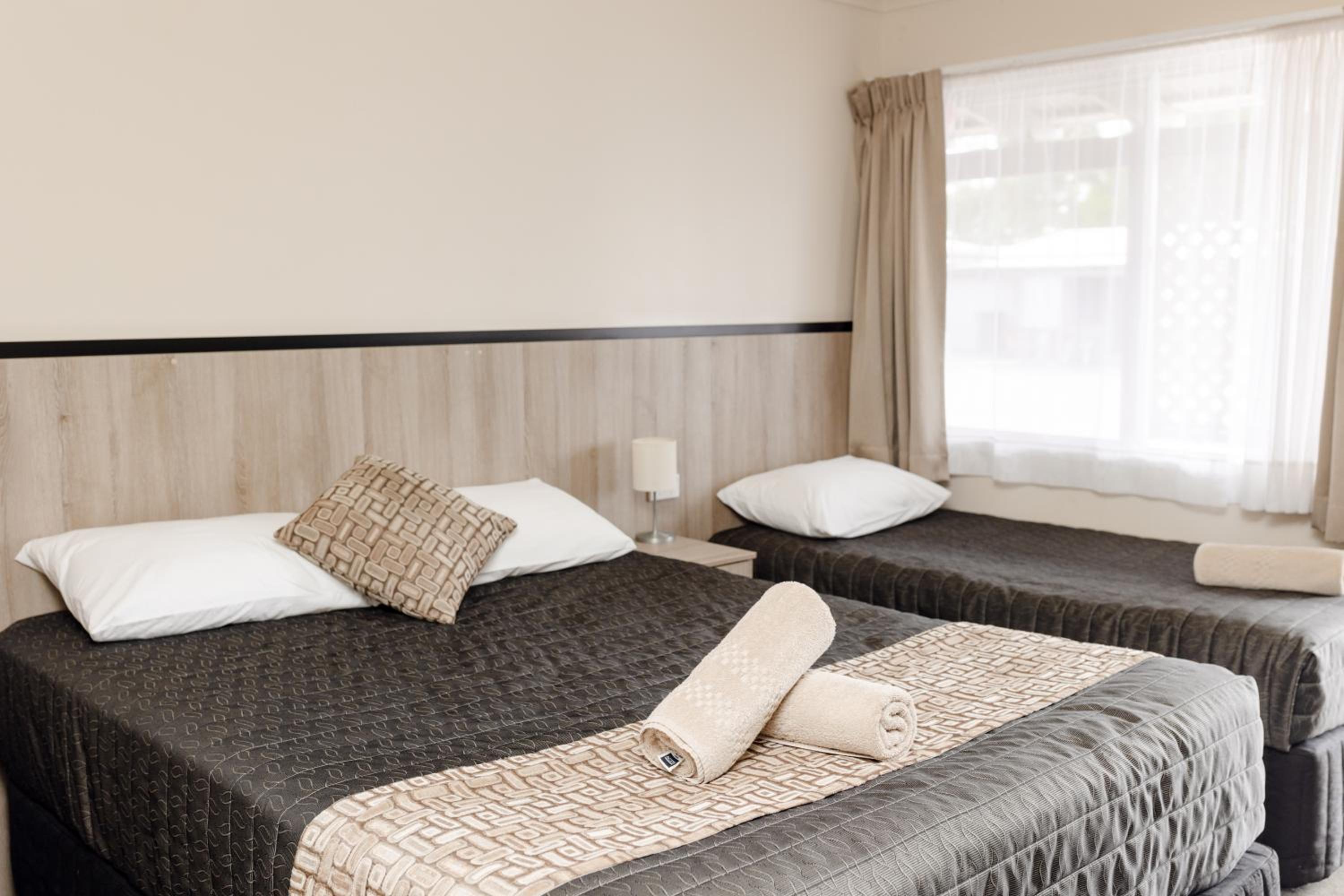 Standard Double or Twin Room - Photo 6
