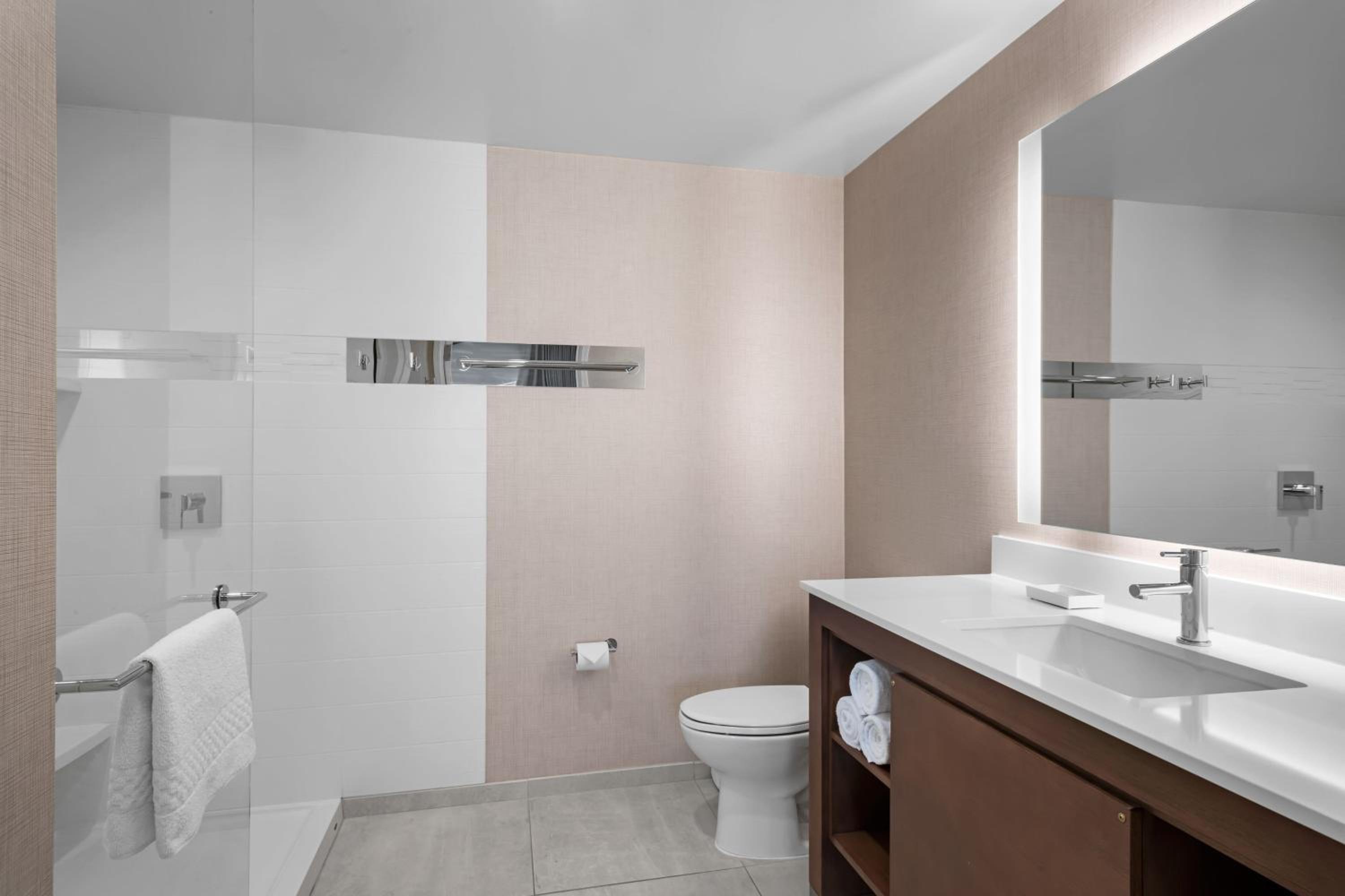 King Studio with Terrace - Hearing Accessible