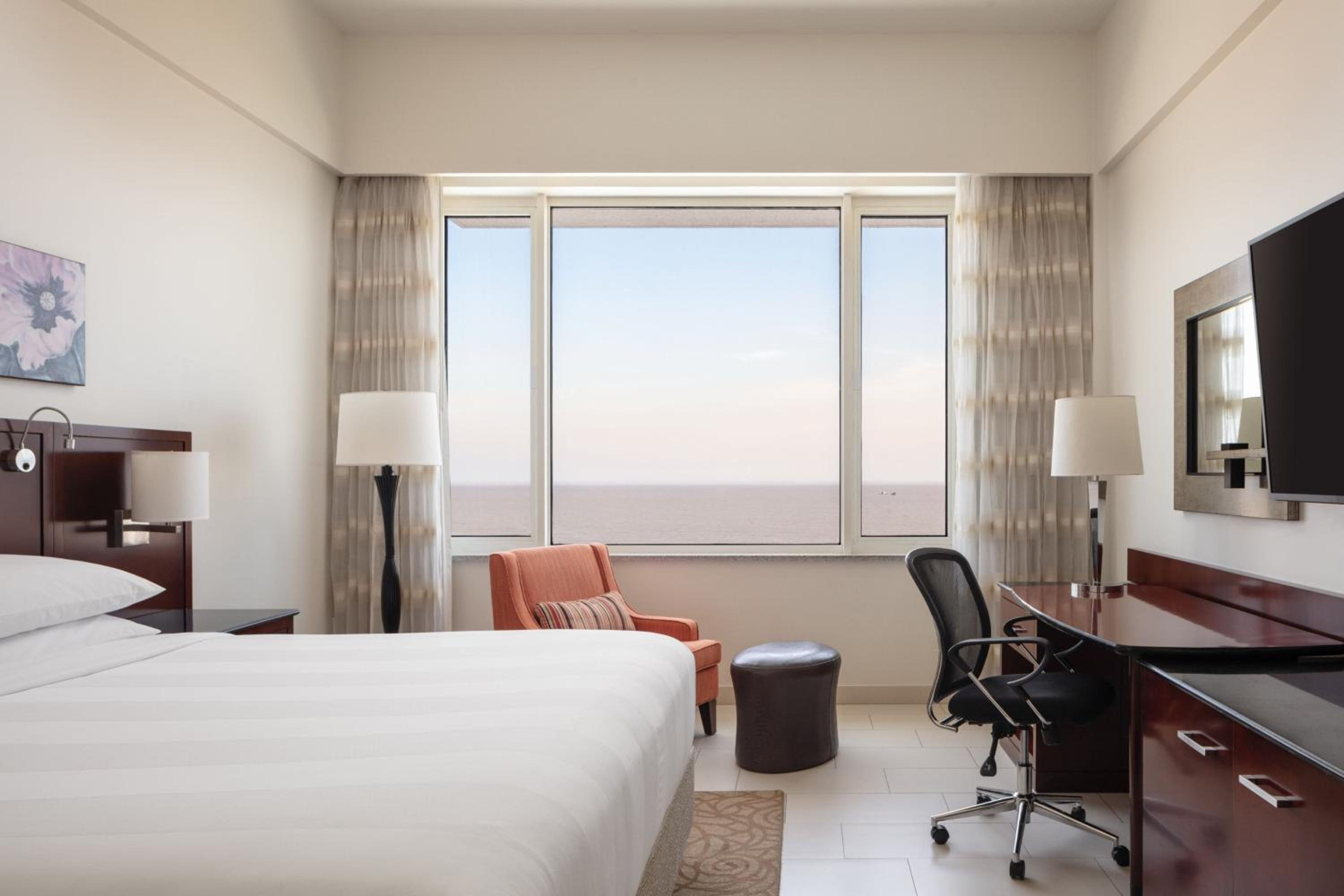 Deluxe King or Double Room with Ocean View photo 2