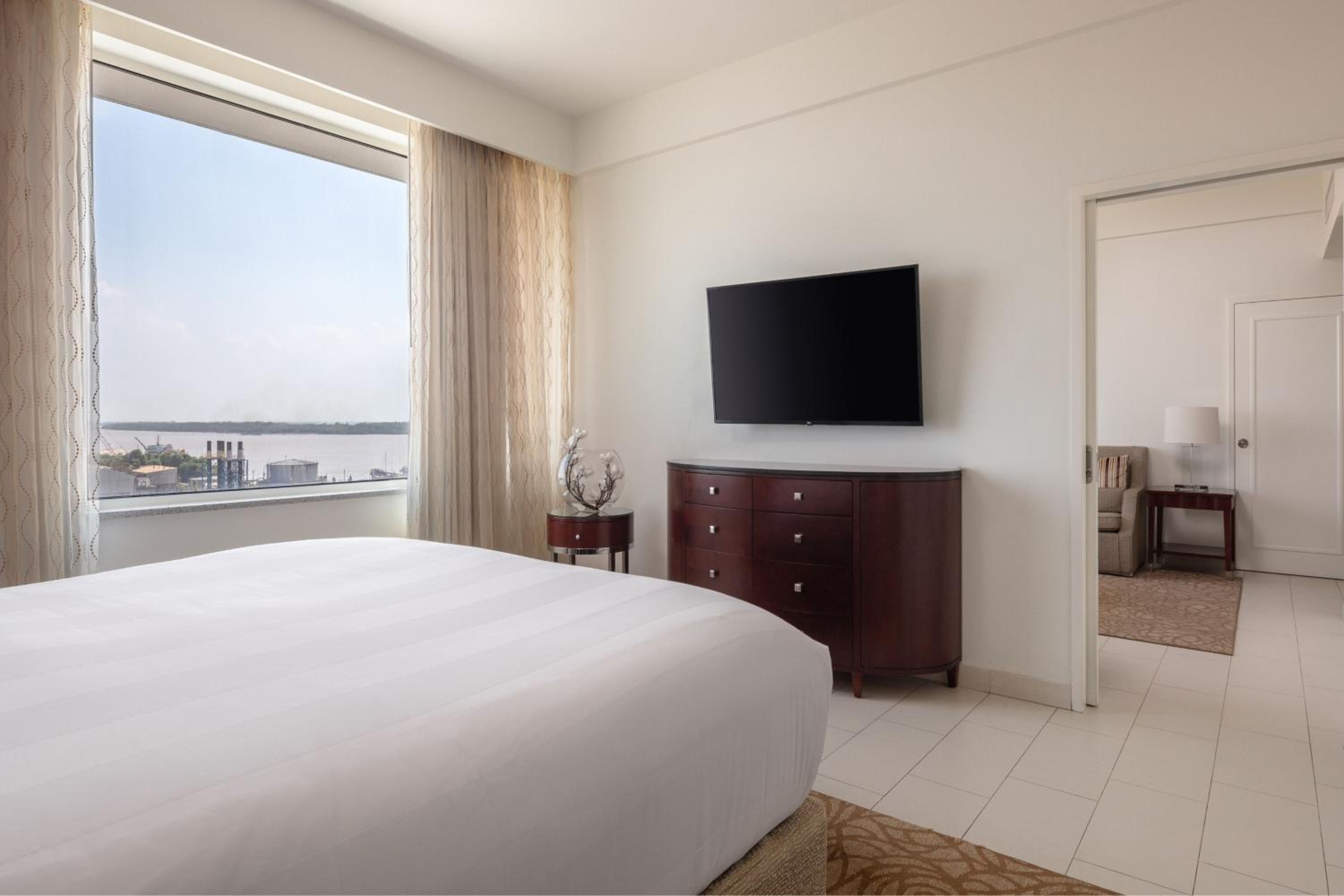Ocean View Suite, Executive level, 1 Bedroom Suite, 1 King photo 2
