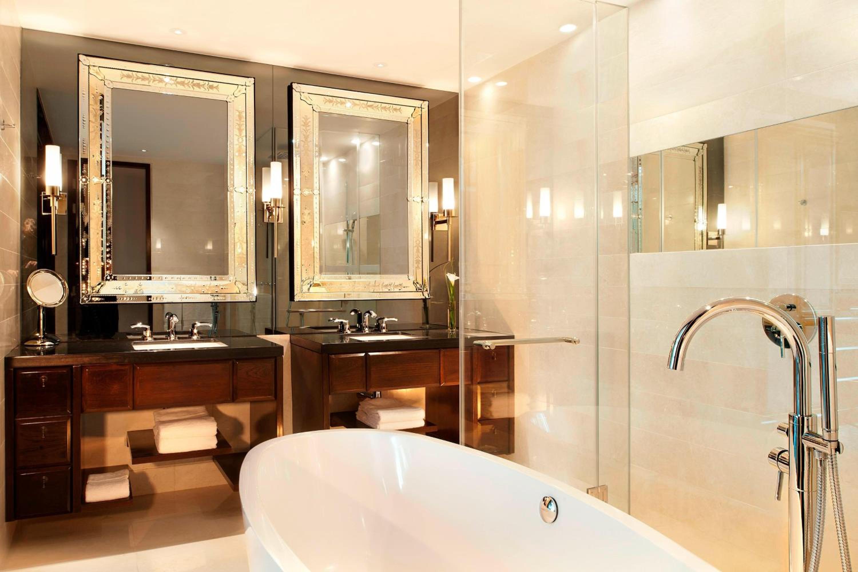 Grand Metropolitan Suite 1 Bedroom Junior Suite, High floor photo 3