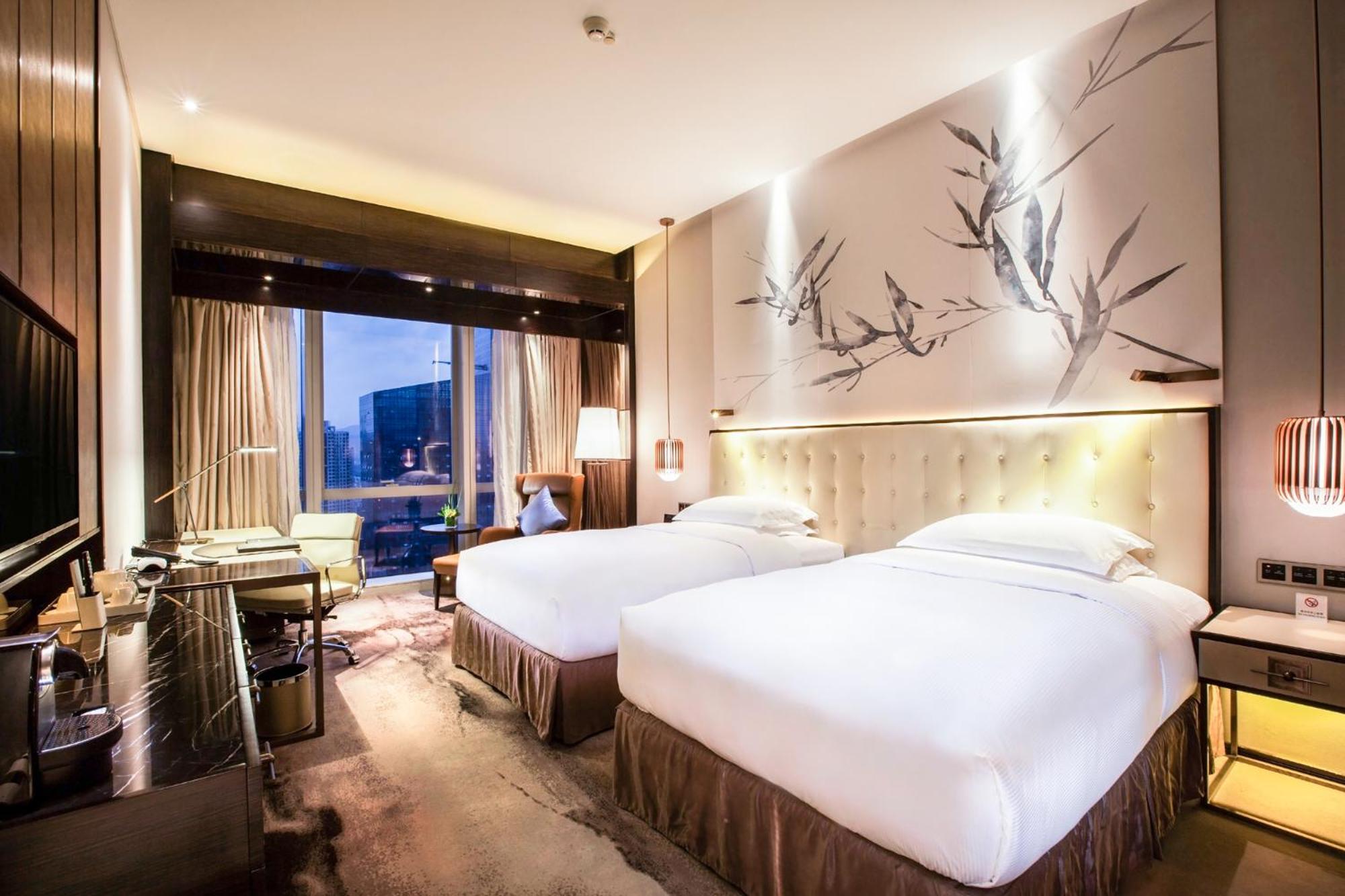 Twin Deluxe Room with City View photo 3