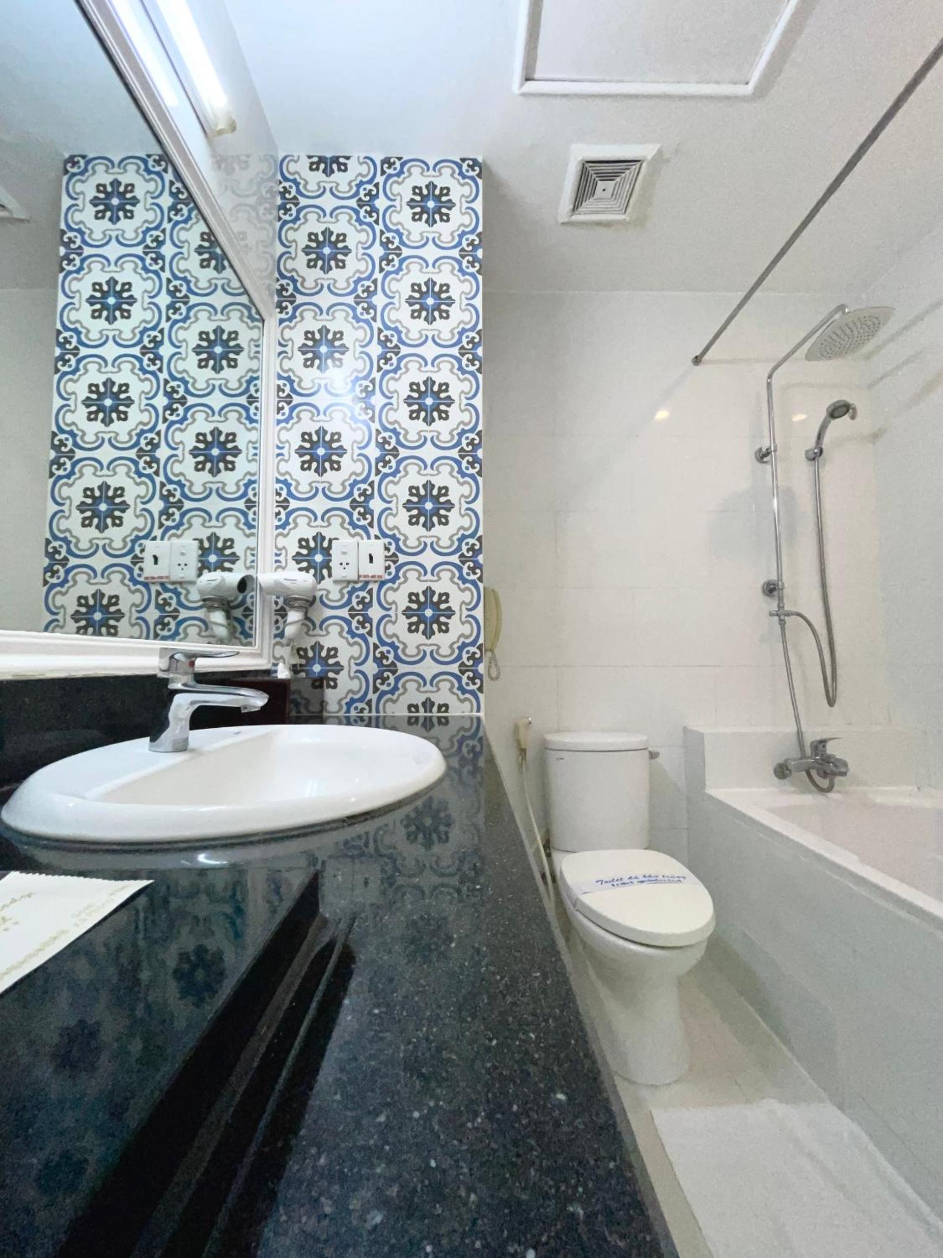 Deluxe Double Room with Sea View - Photo 7