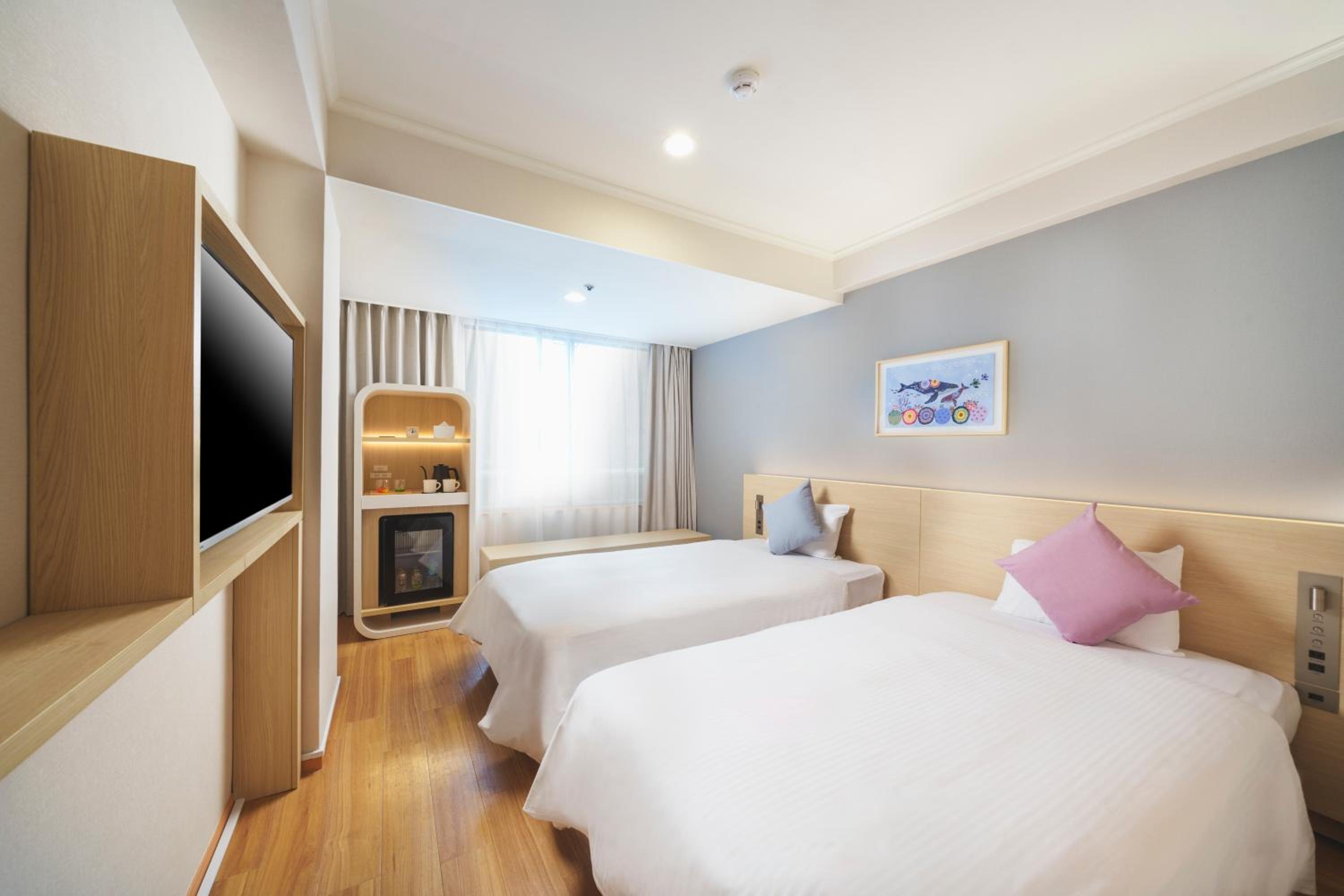 Orion Family Twin Room Non Smoking