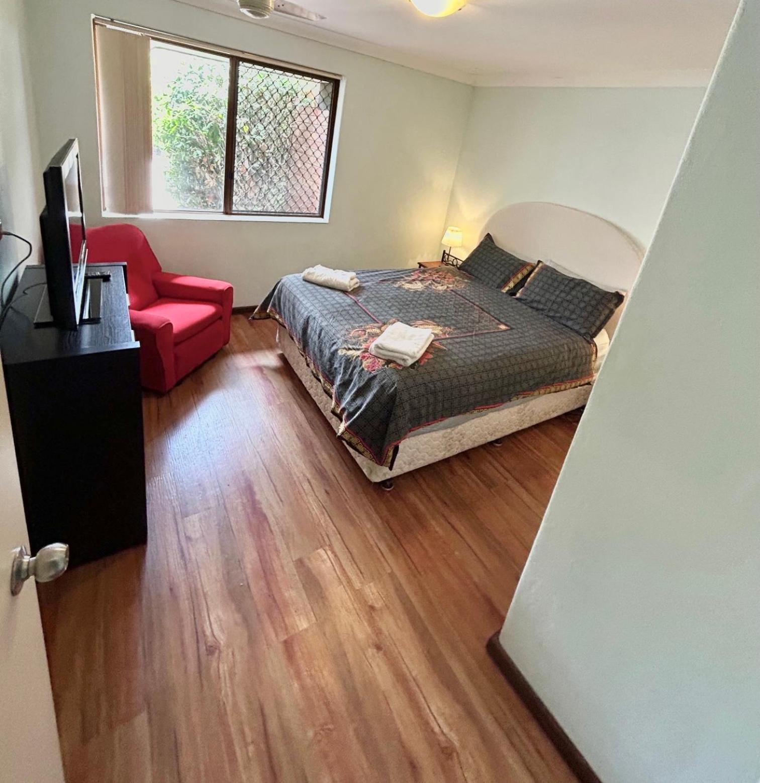 Apartment photo 2