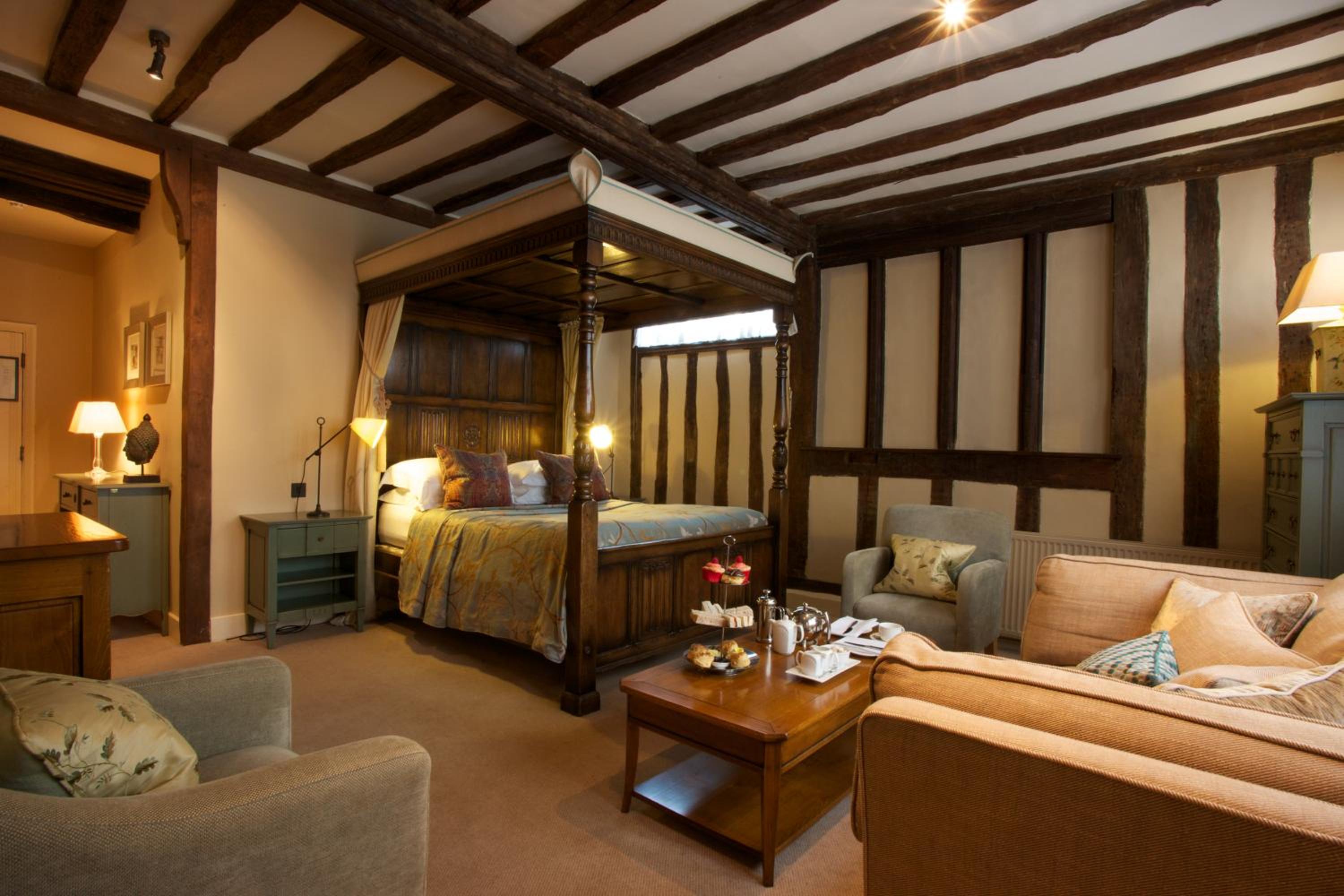 Queen Room photo 1
