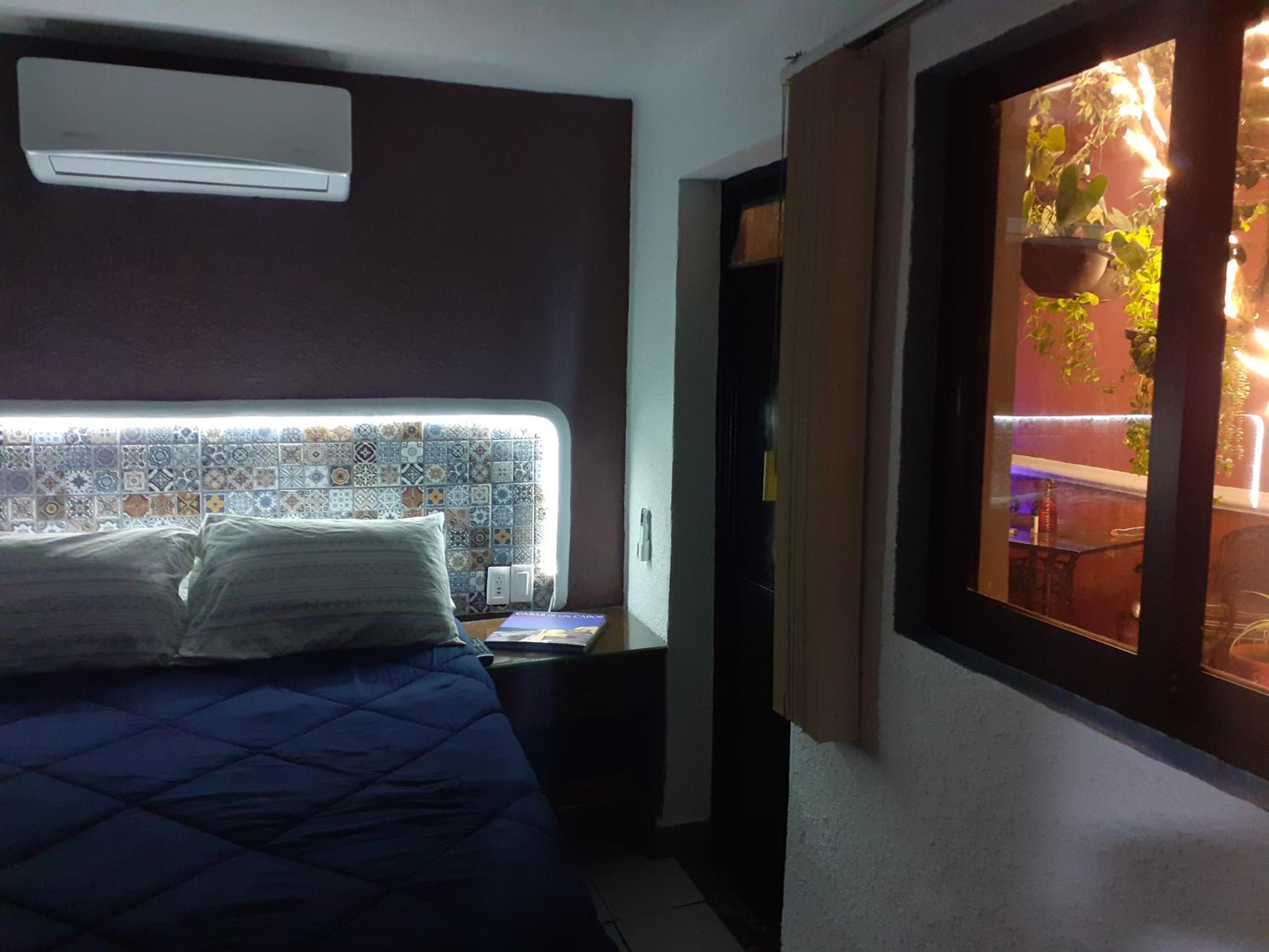 Studio Apartment with Queen Bed