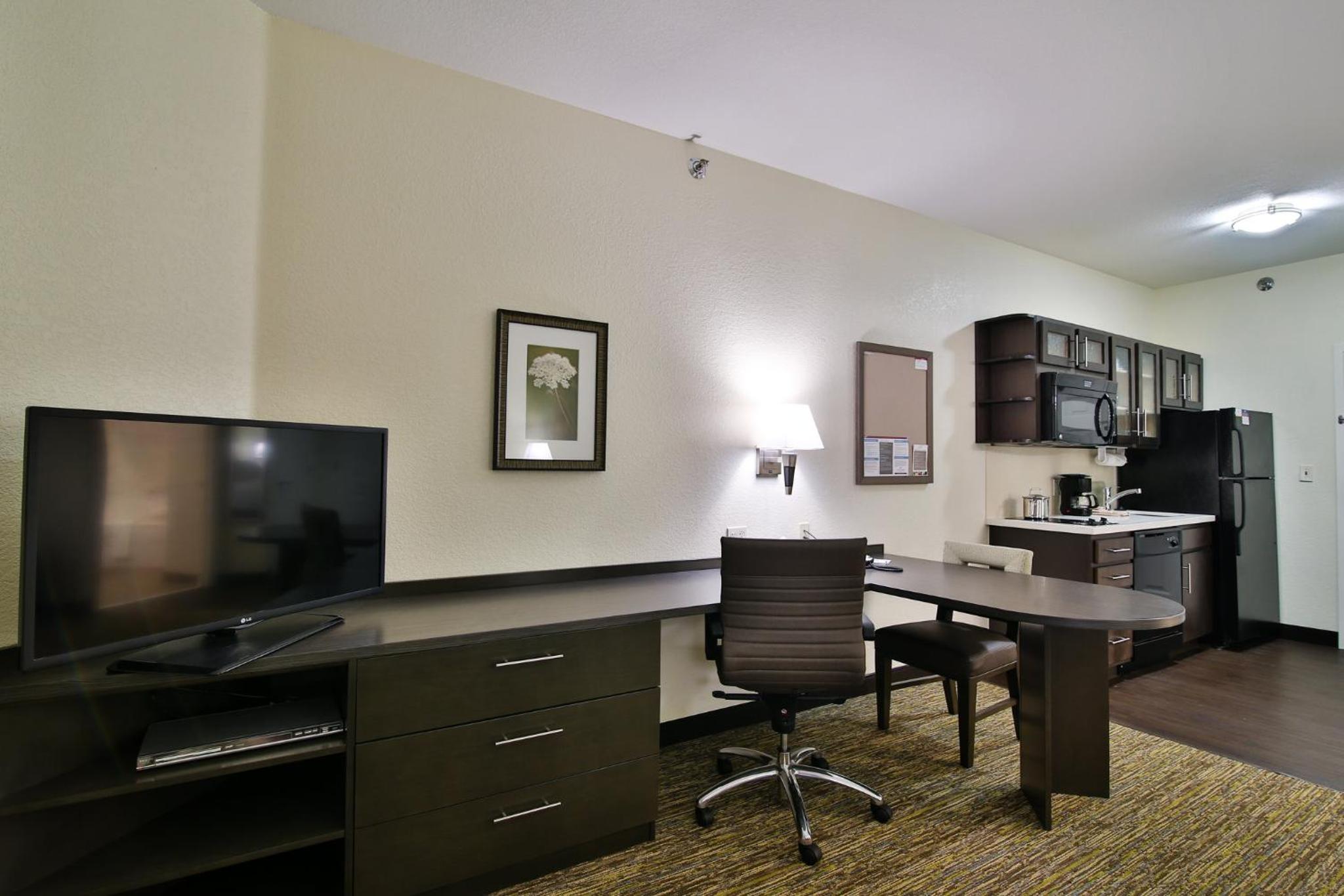 King Studio Suite - Photo 14