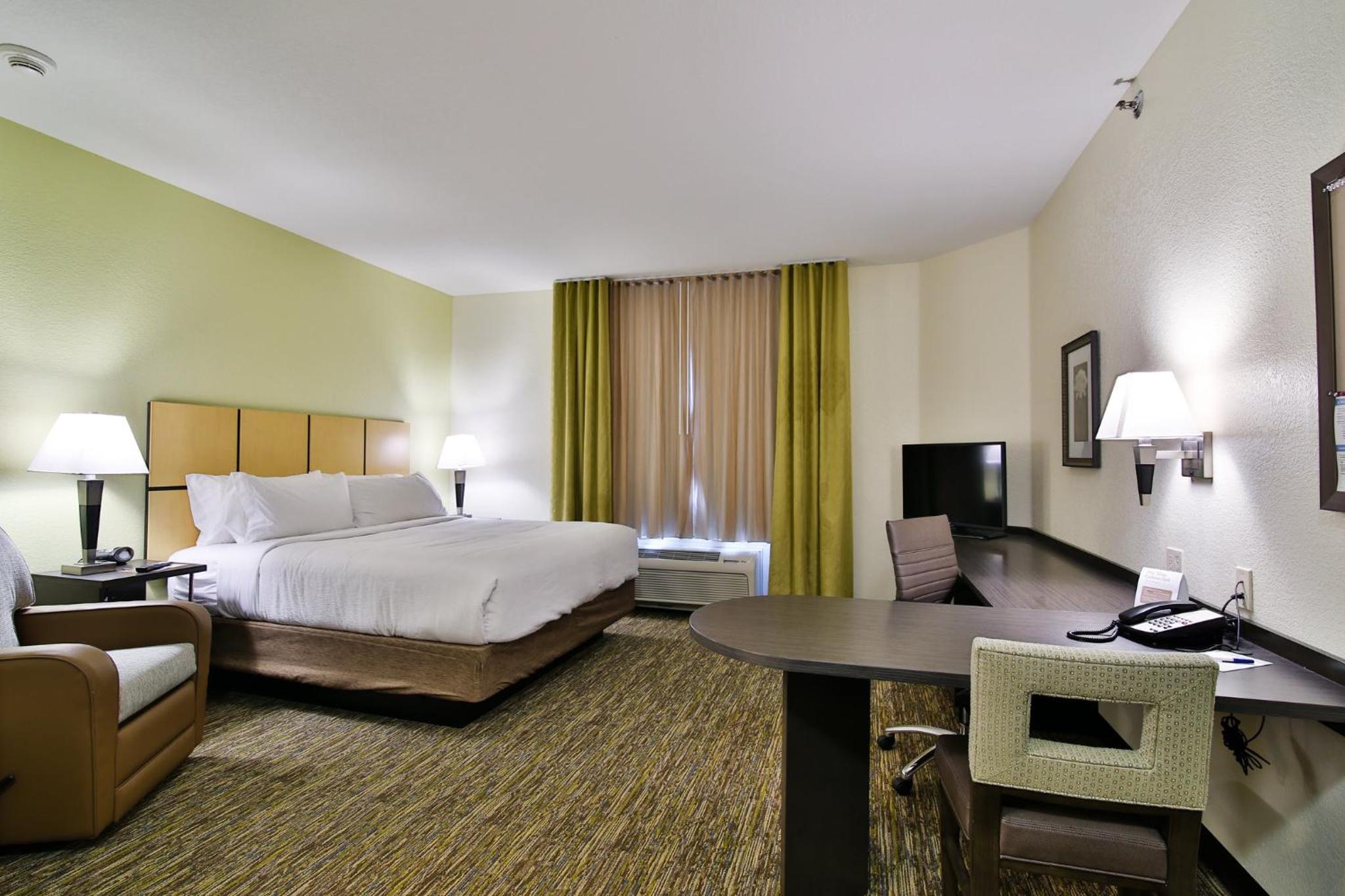 King Studio Suite - Photo 12