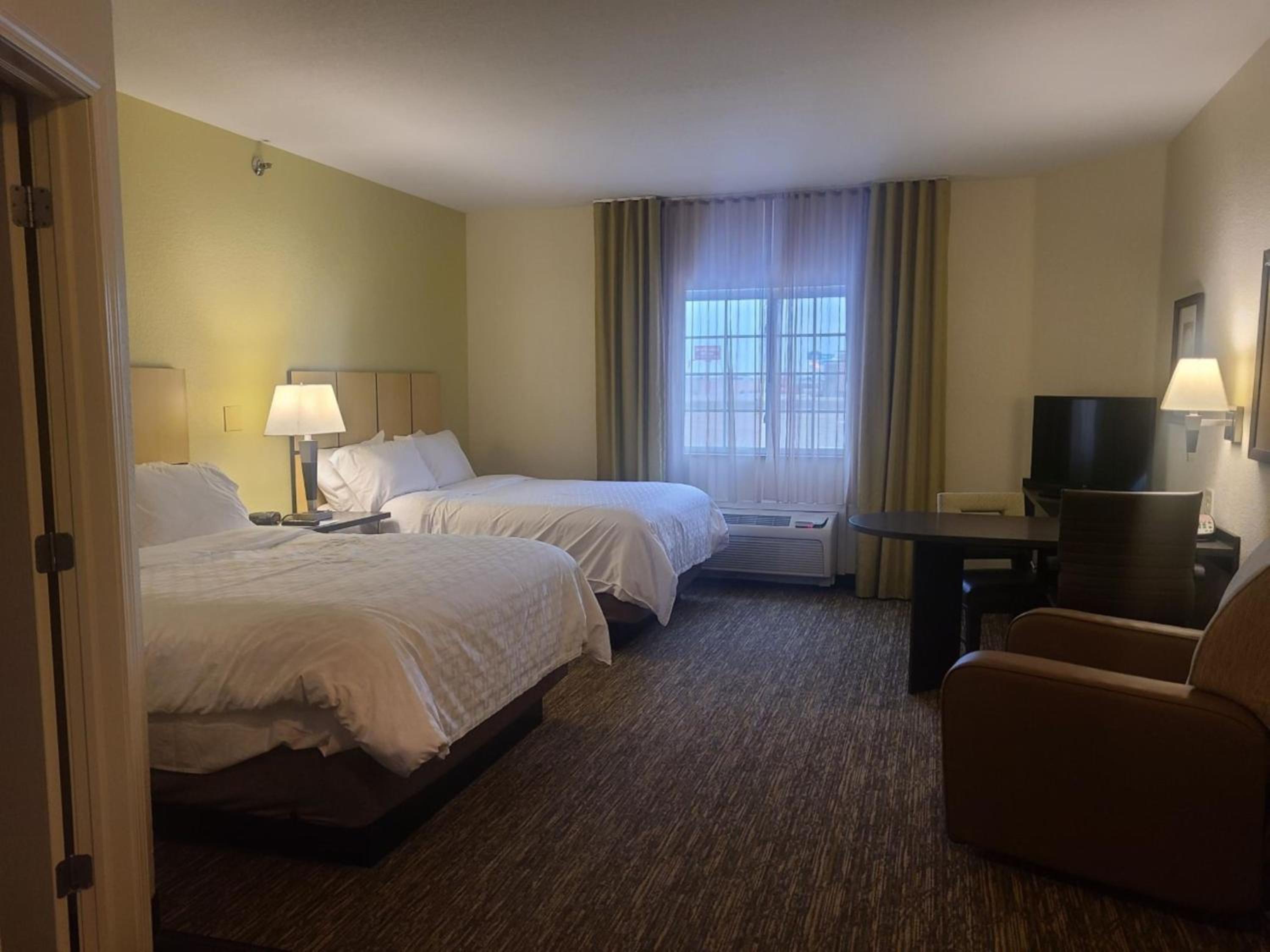 Studio Suite with Two Queen Beds - Photo 14