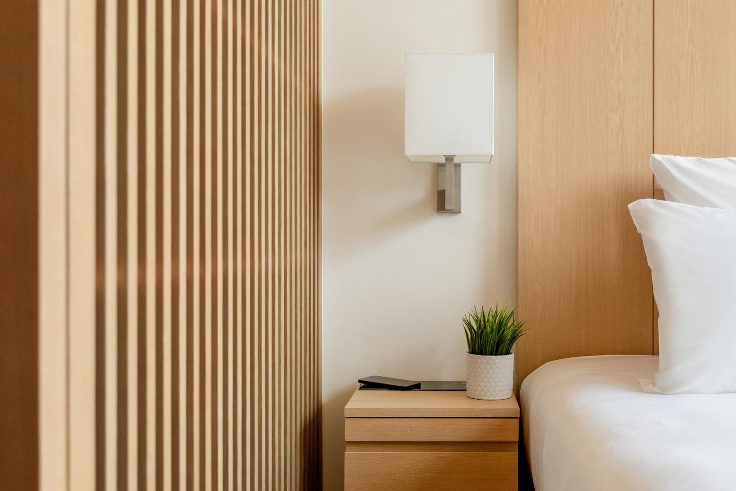 Superior King Room with City View photo 2