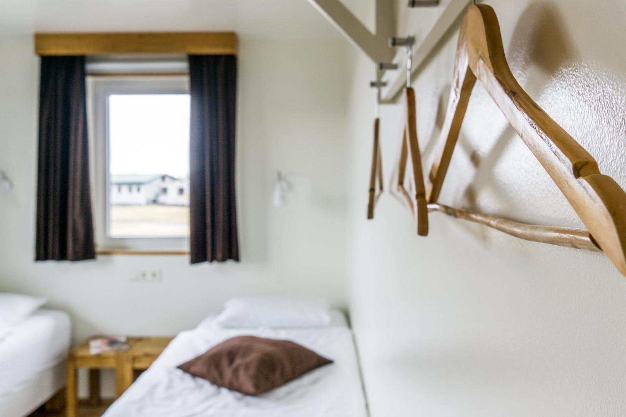 Twin Room with Private Bathroom - Photo 2