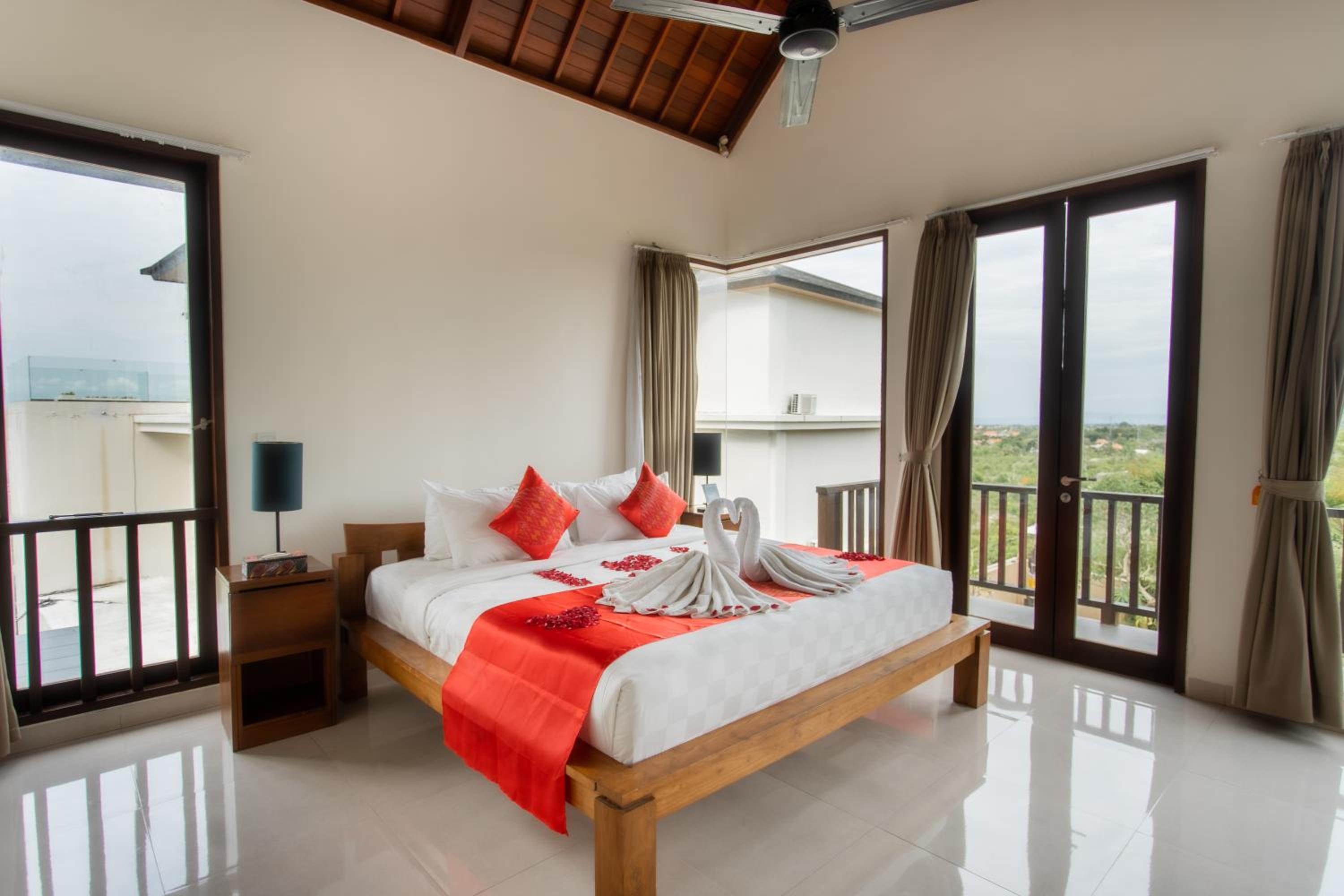 Four-Bedroom Private Pool Villa with Sea View photo 1