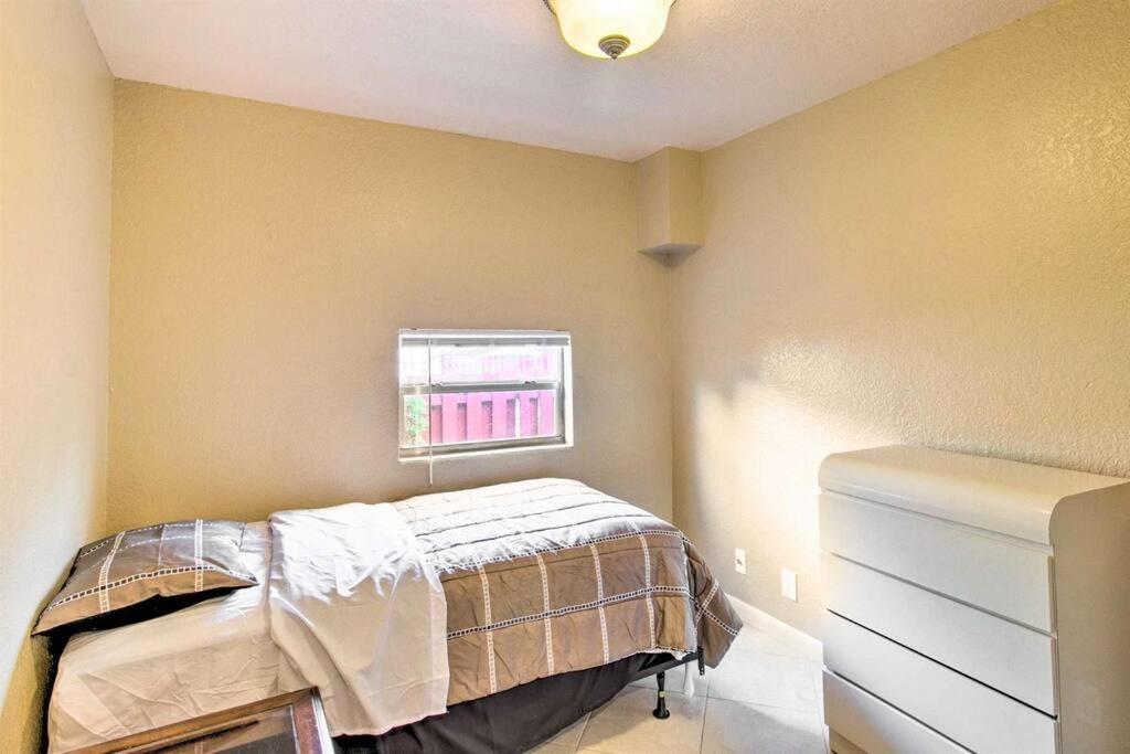 Three-Bedroom Apartment photo 1