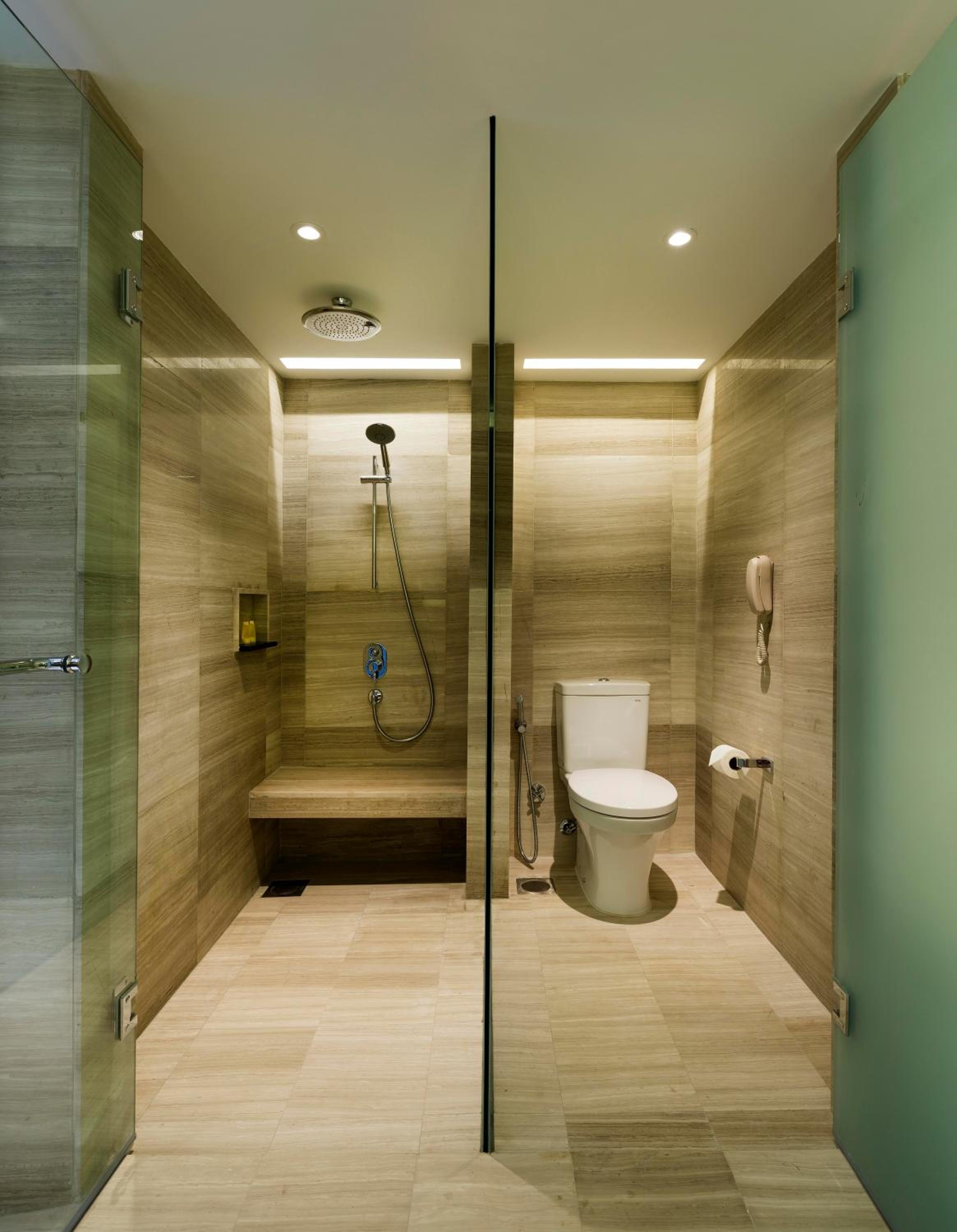 Executive Deluxe King Room - Photo 4