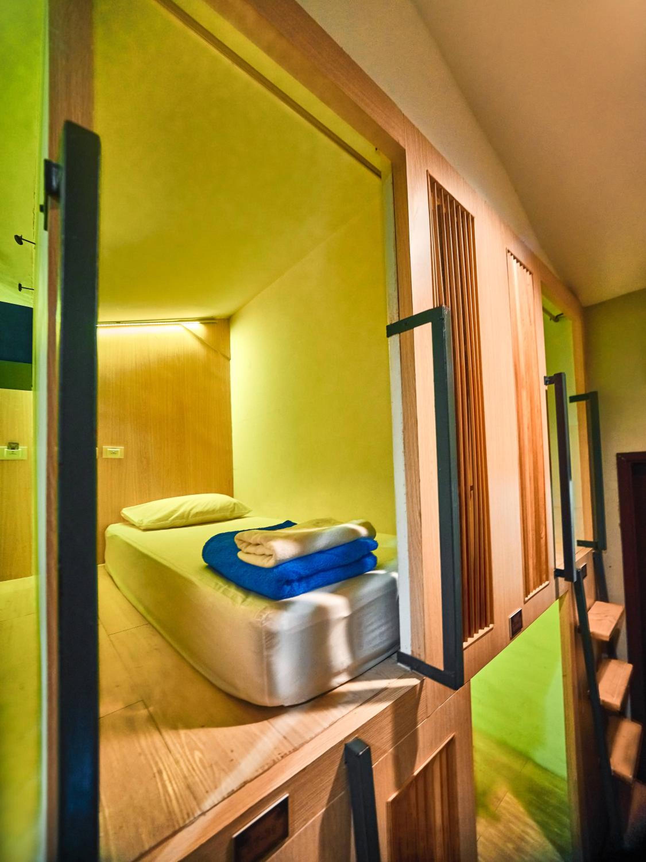 Single Bed In Mixed Dormitory Room photo 3