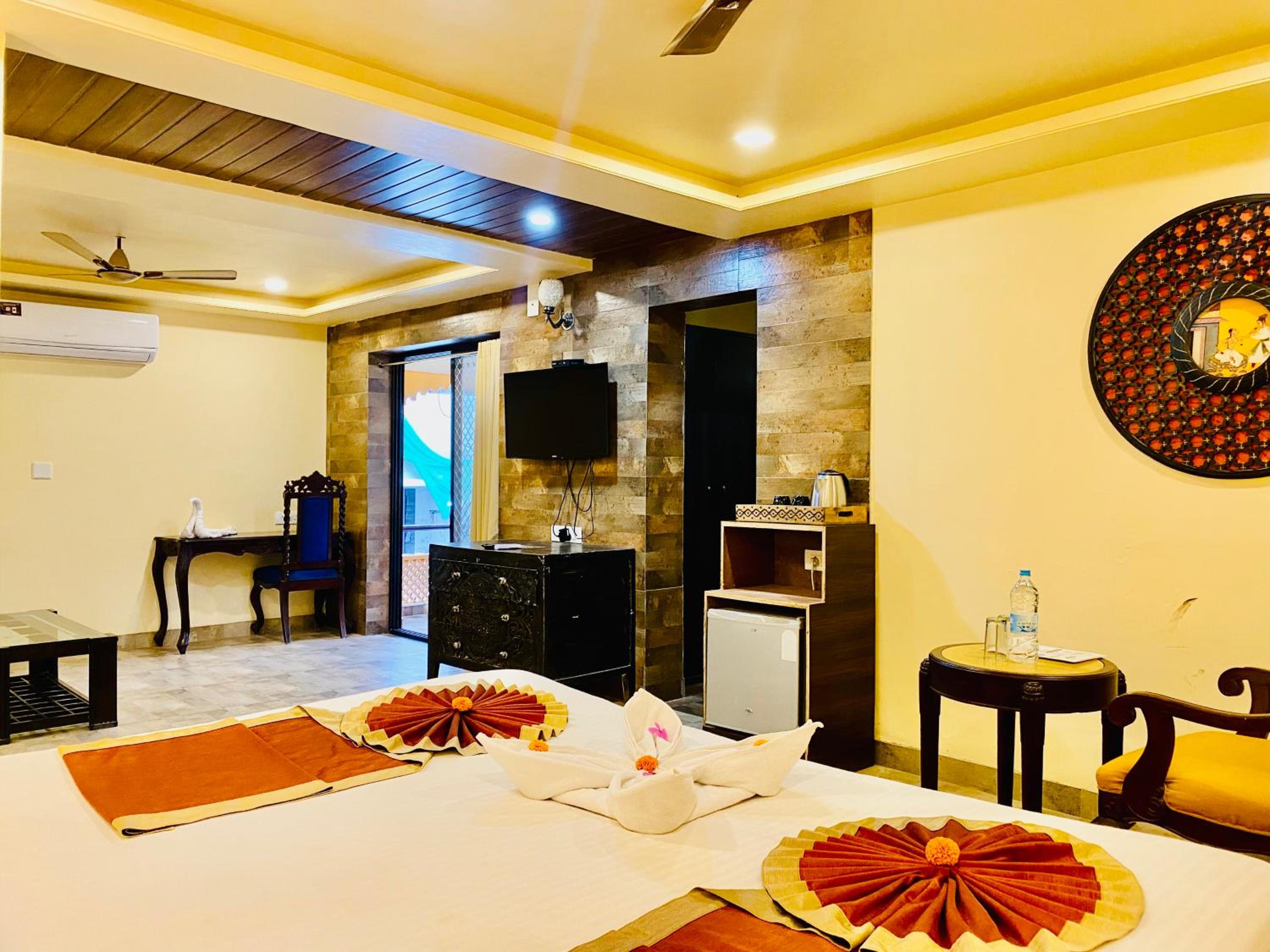 Deluxe Double Room (2 Adults + 1 Child)