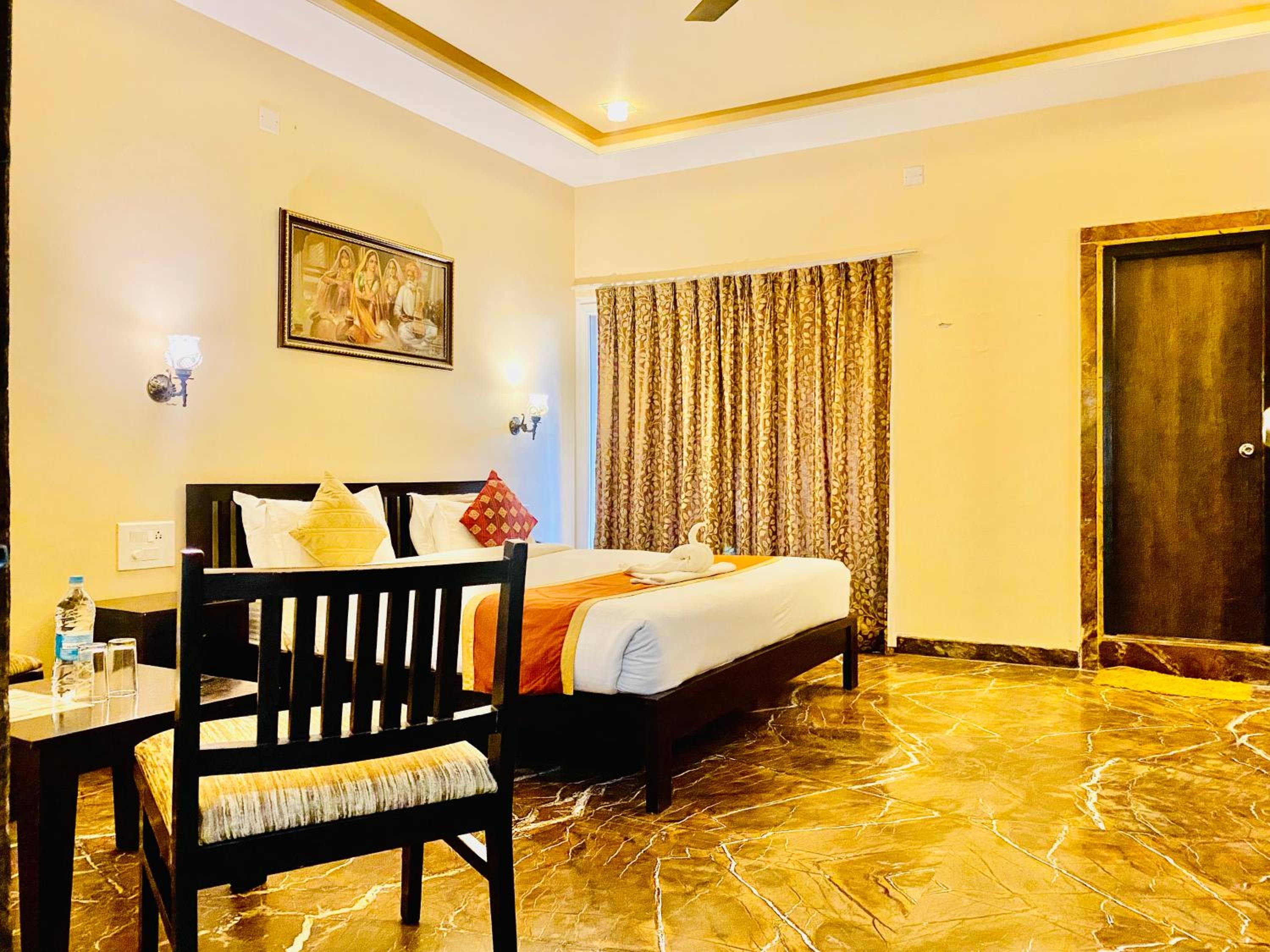 Deluxe Queen Room
