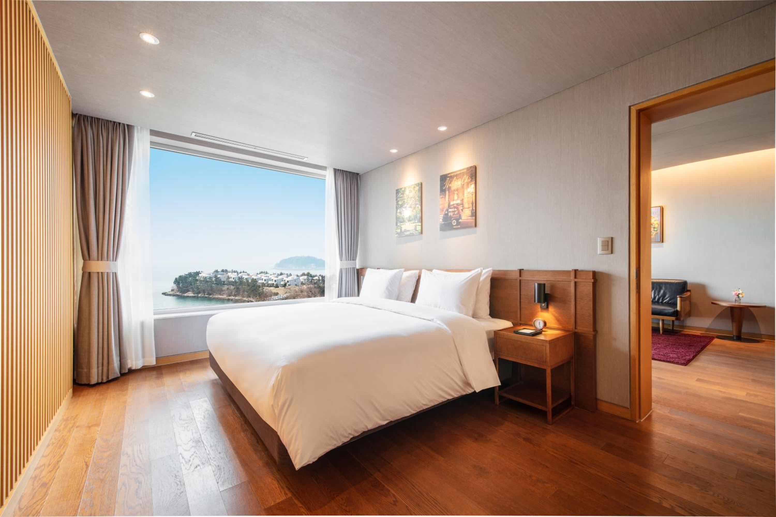 Penthouse B (Twin + Twin) - Photo 1